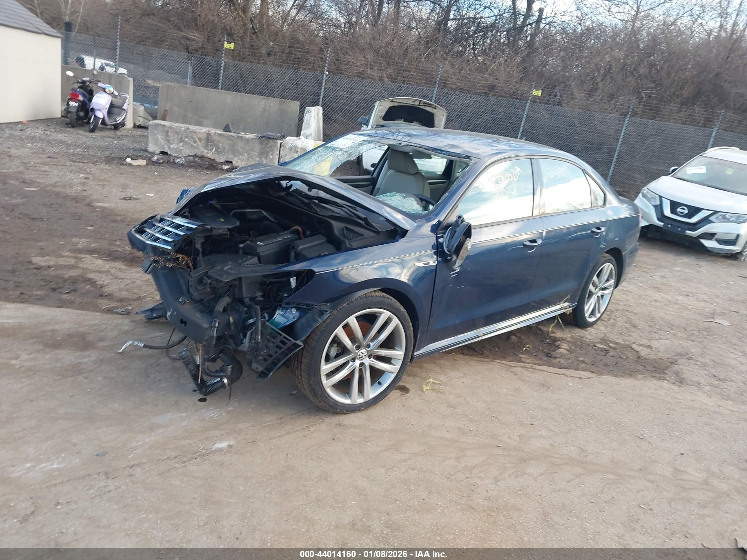 VOLKSWAGEN PASSAT image 2