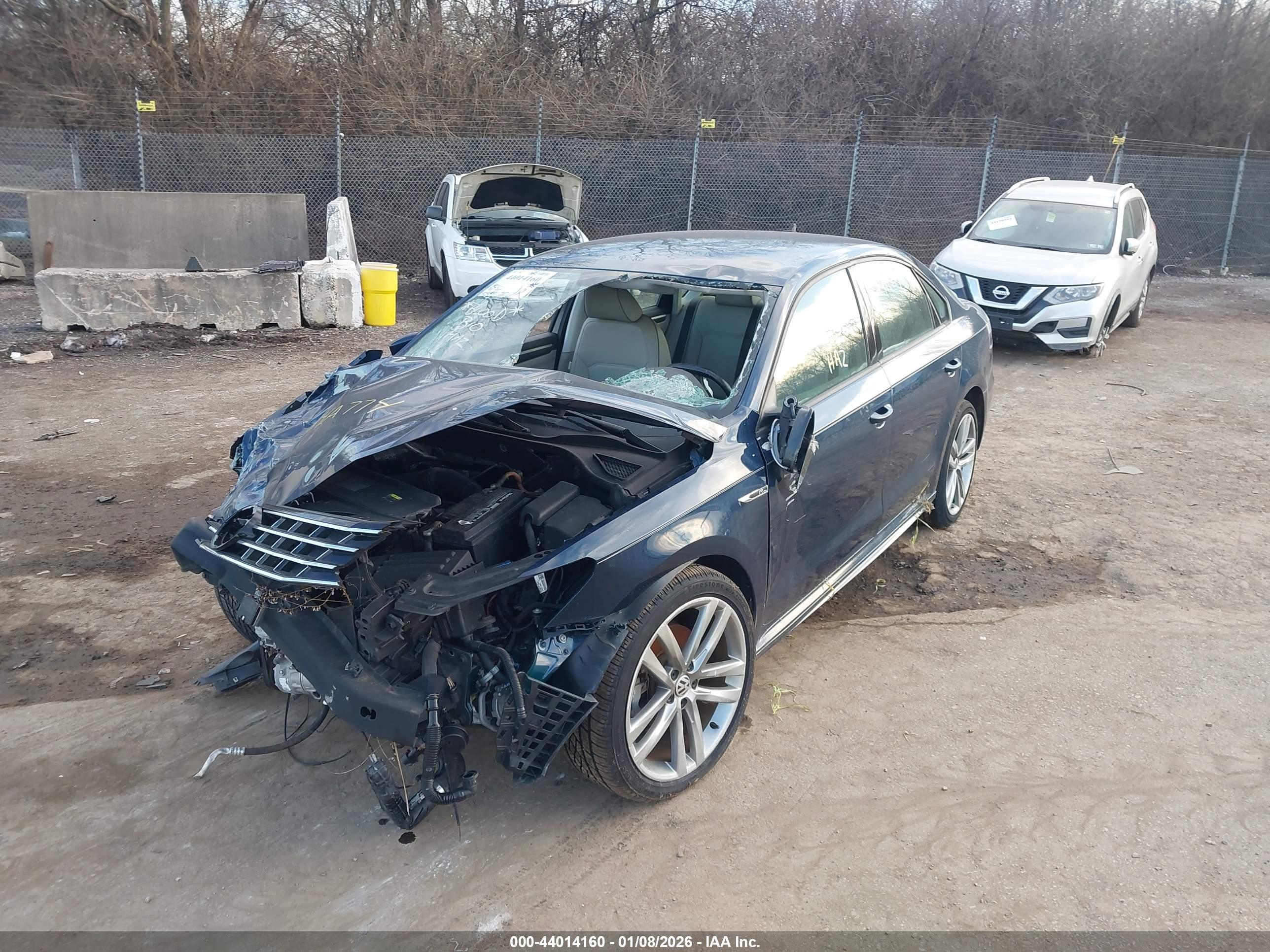 VOLKSWAGEN PASSAT image 6