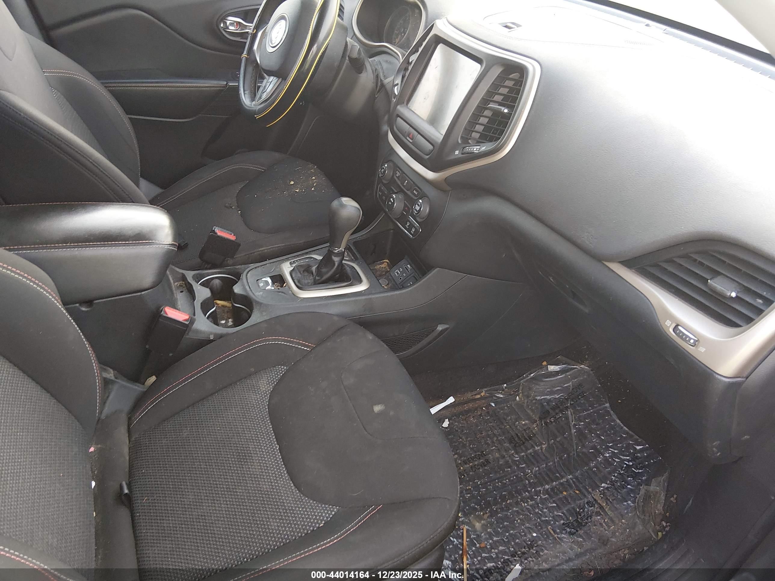 JEEP CHEROKEE image 5