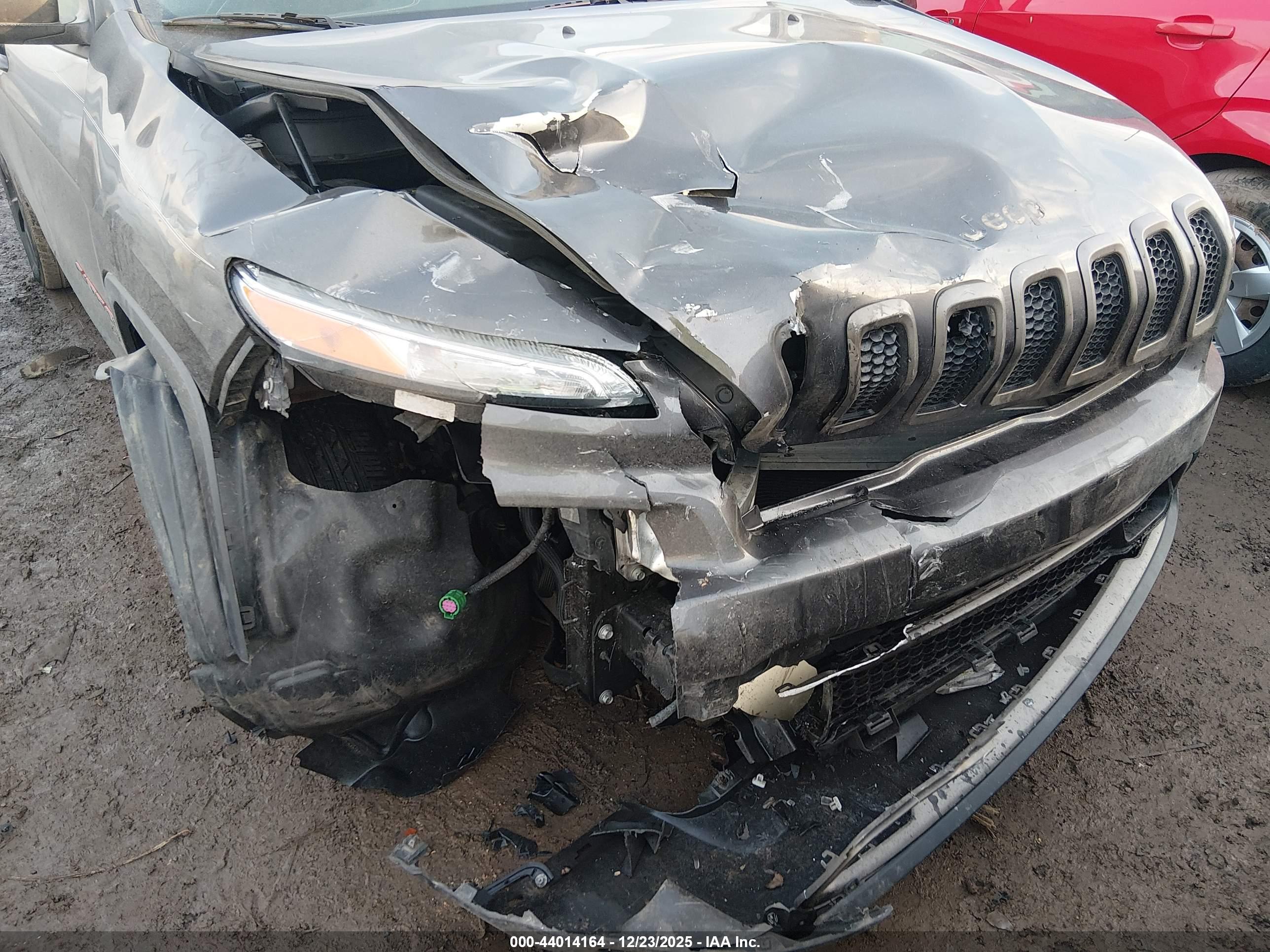 JEEP CHEROKEE image 6
