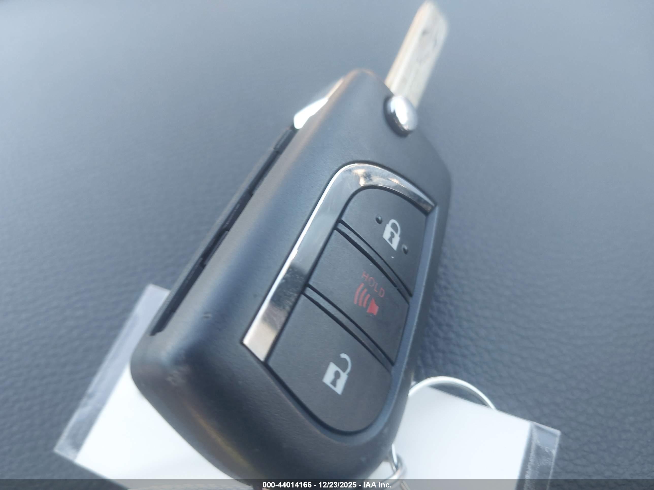TOYOTA RAV4 image 11