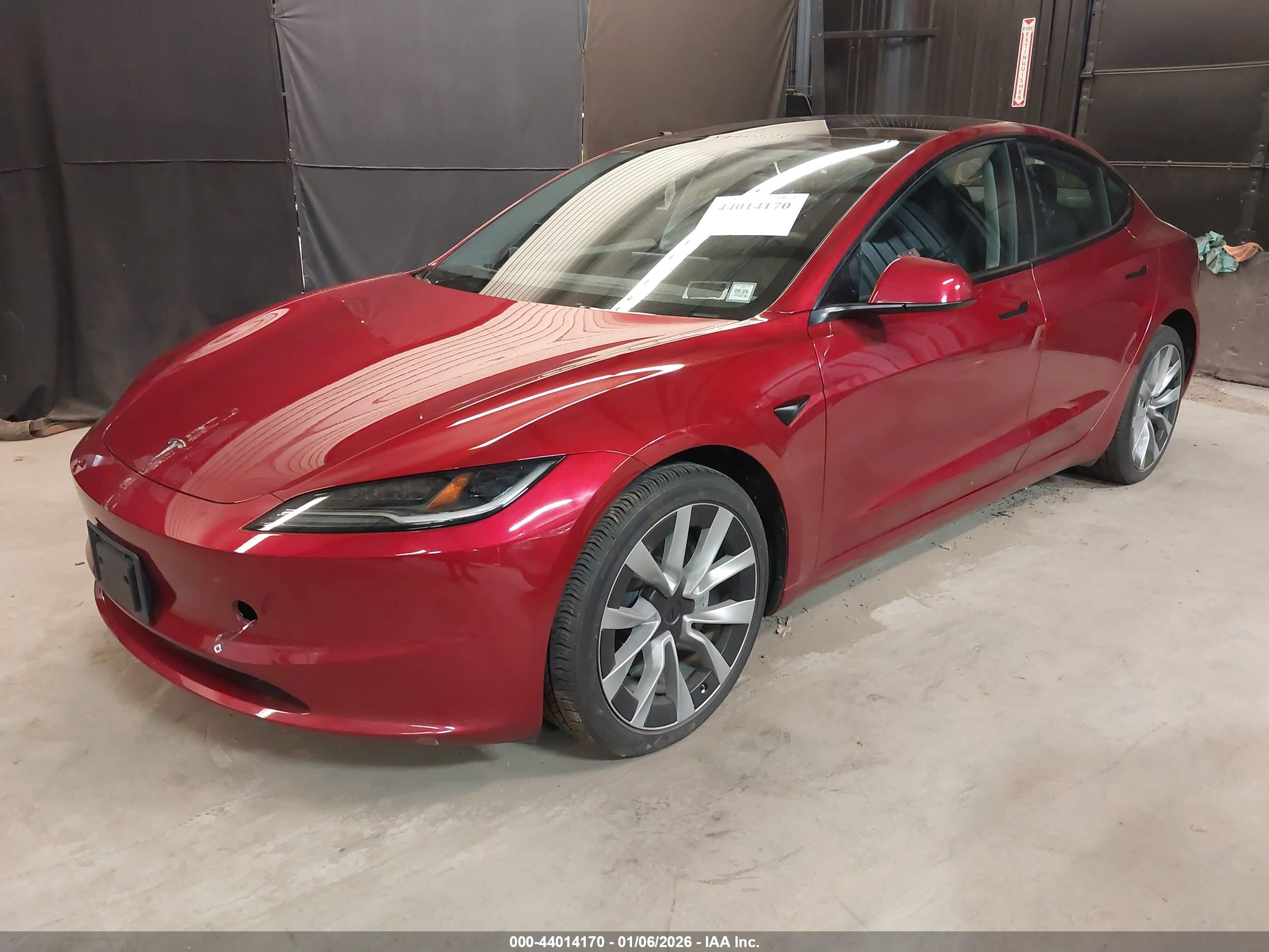 TESLA MODEL image 2