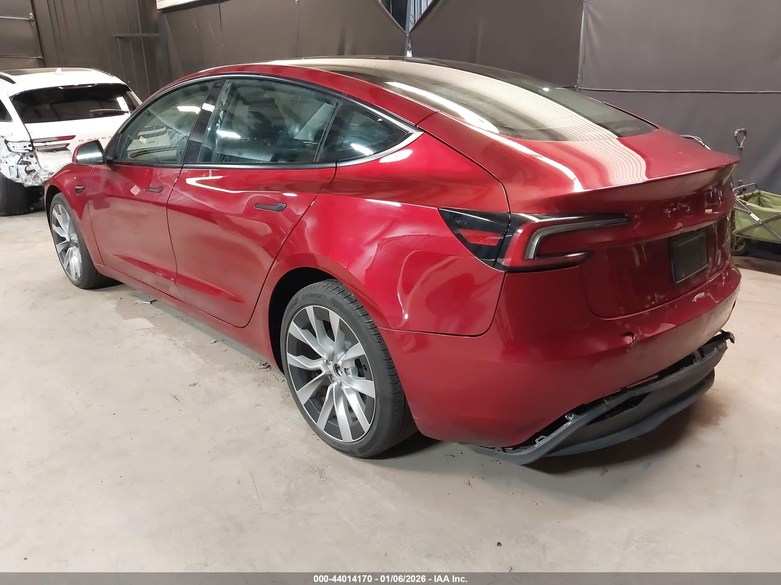 TESLA MODEL image 3