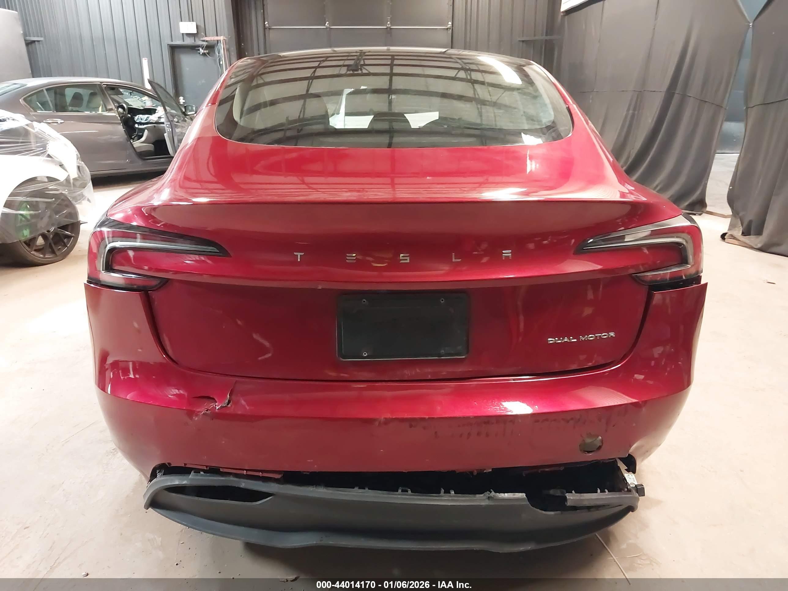 TESLA MODEL image 6