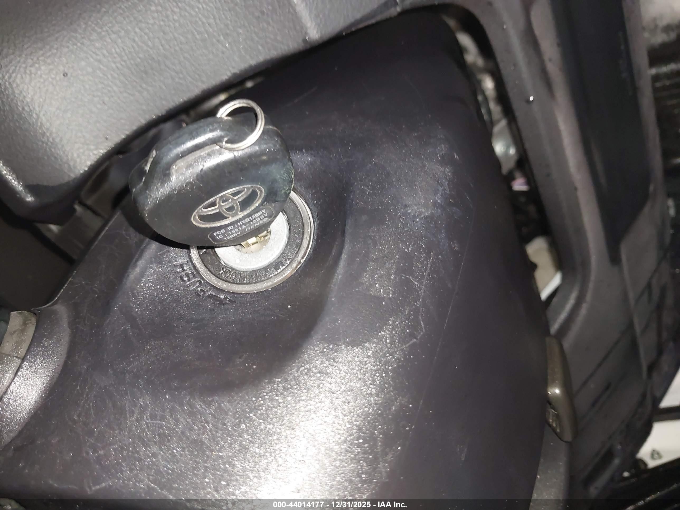 TOYOTA 4RUNNER image 11