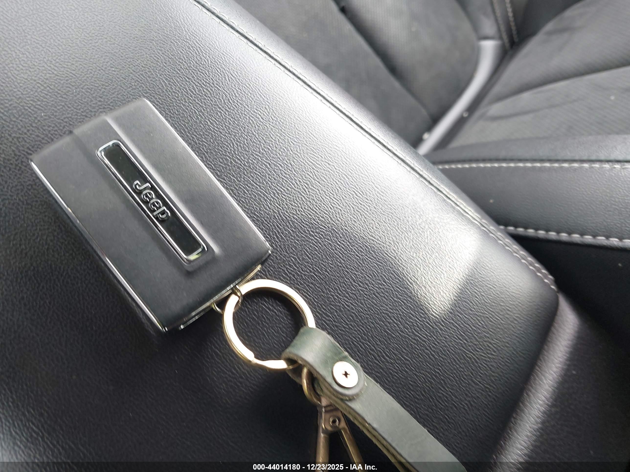 JEEP GRAND image 11