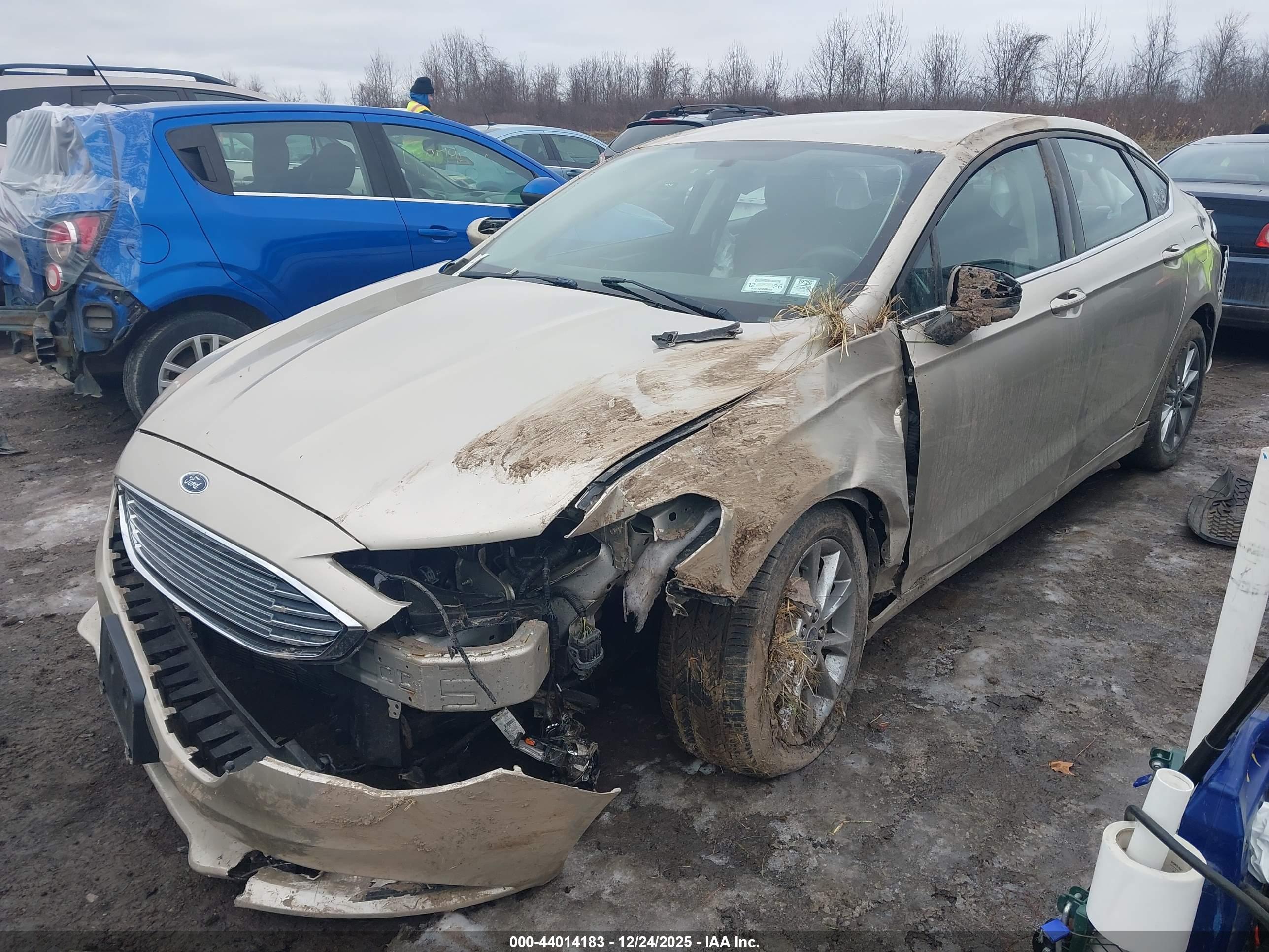 FORD FUSION image 2