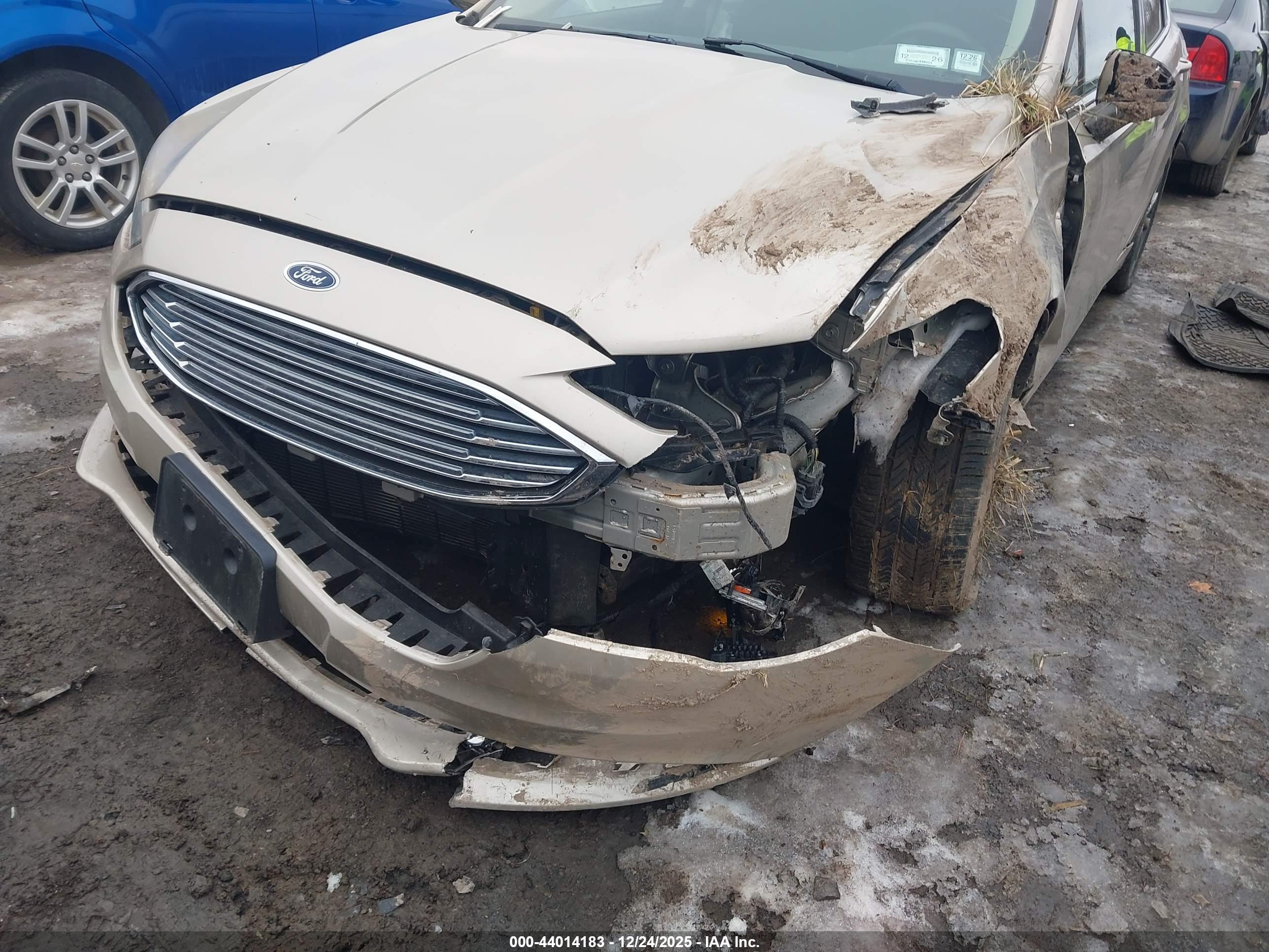 FORD FUSION image 6