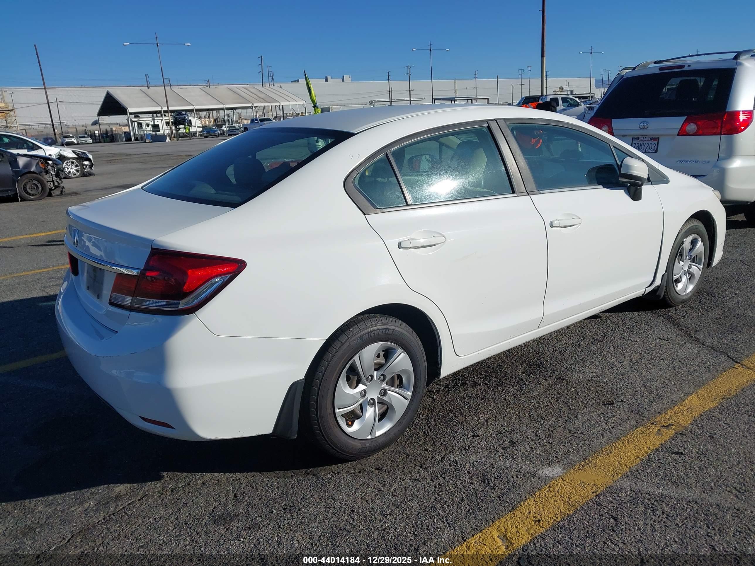 HONDA CIVIC image 4