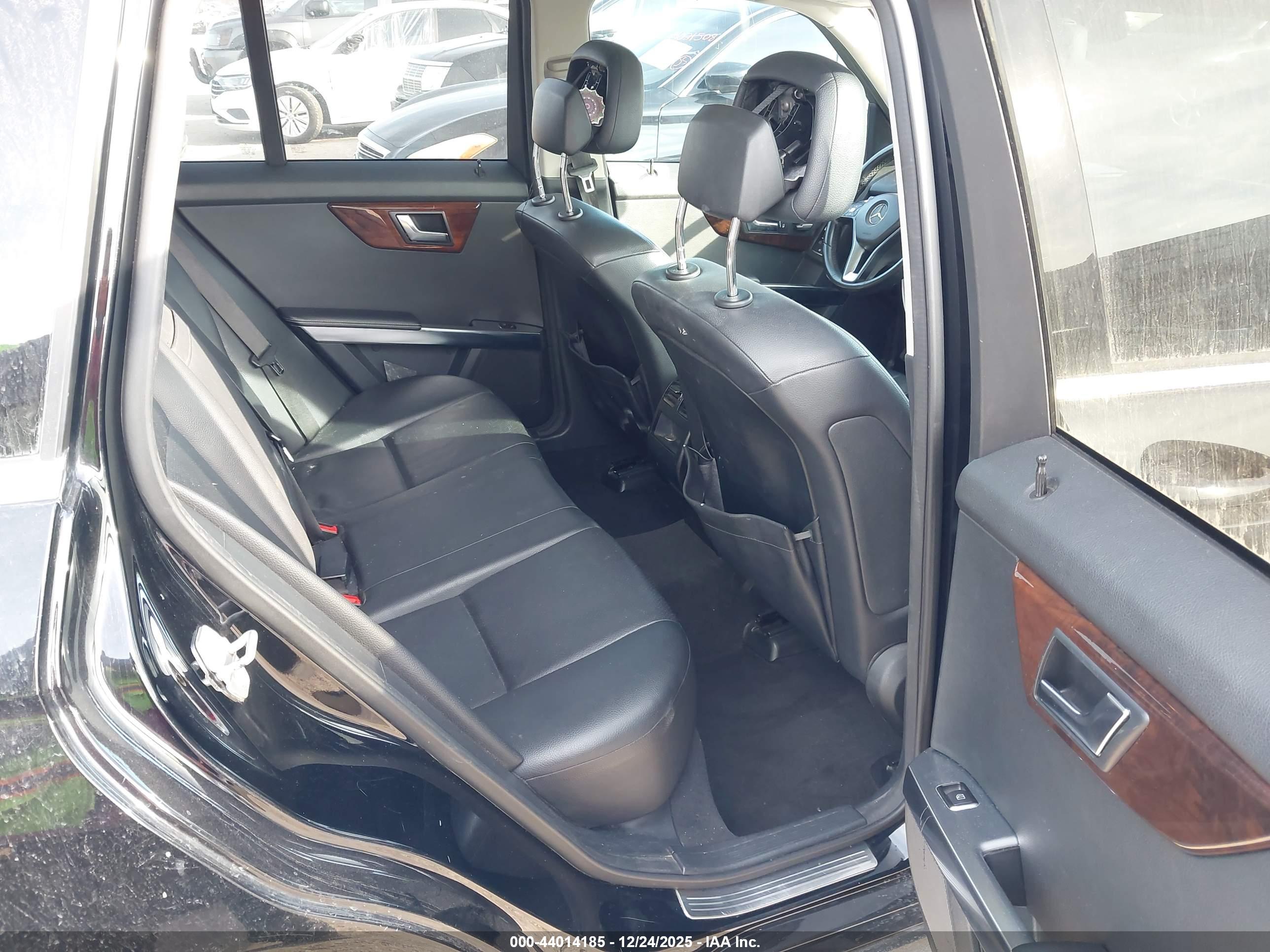 MERCEDES-BENZ GLK image 8