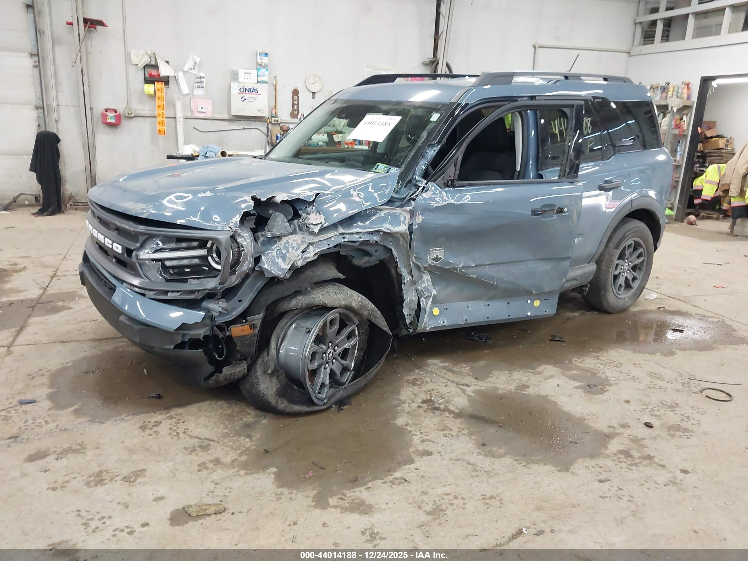 FORD BRONCO image 2