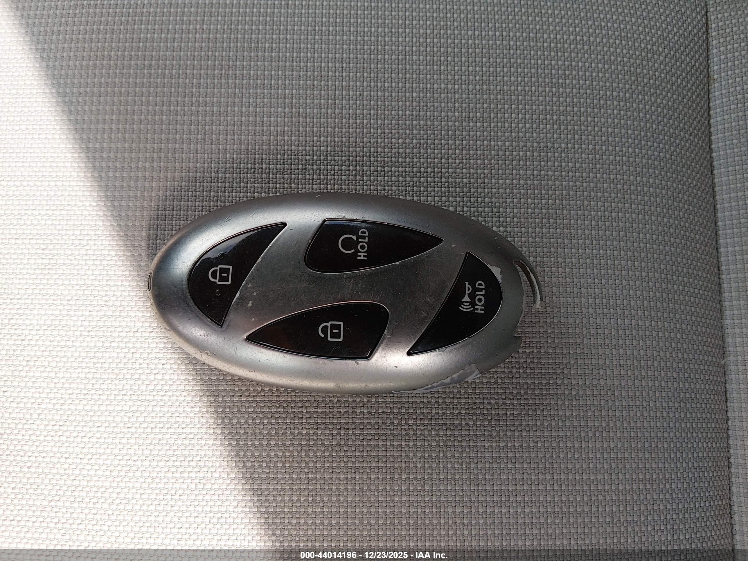HYUNDAI KONA image 11