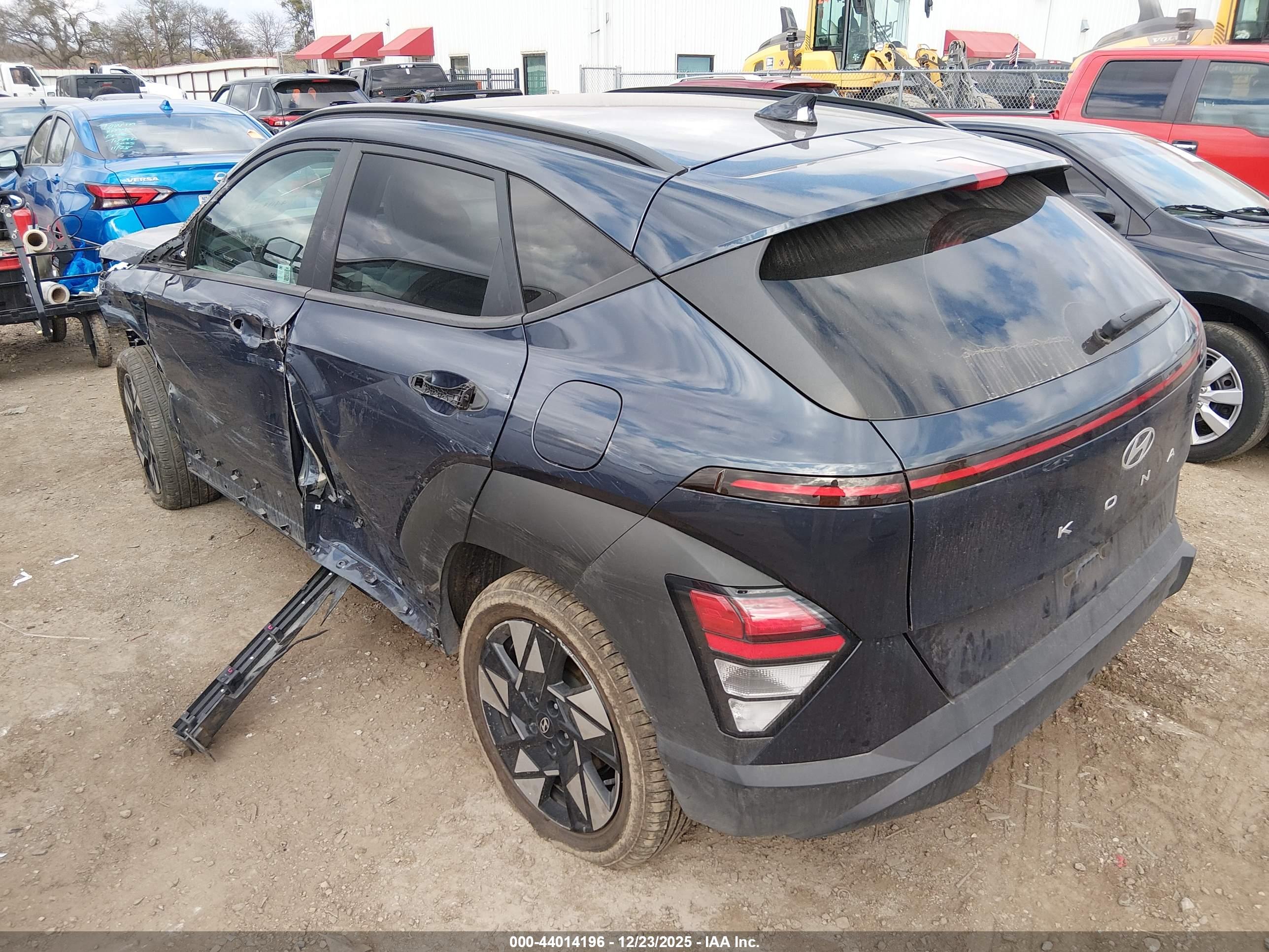 HYUNDAI KONA image 3