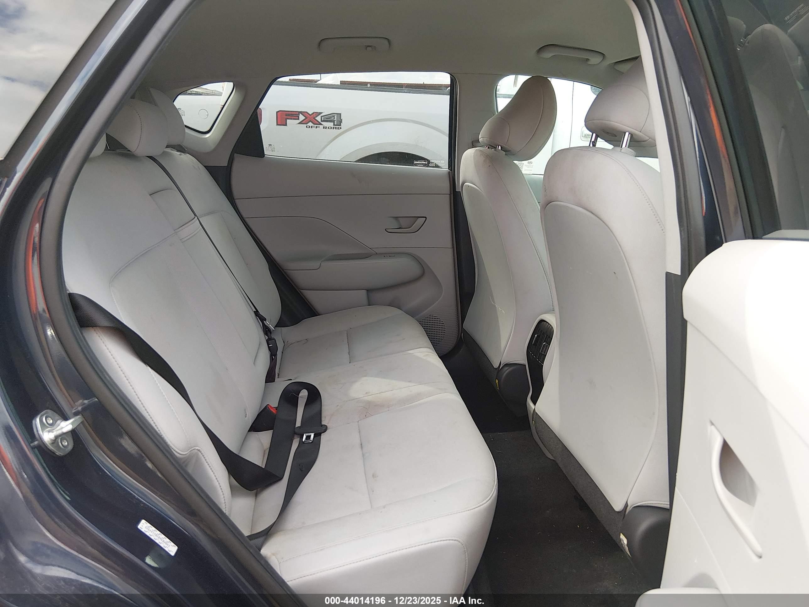 HYUNDAI KONA image 8