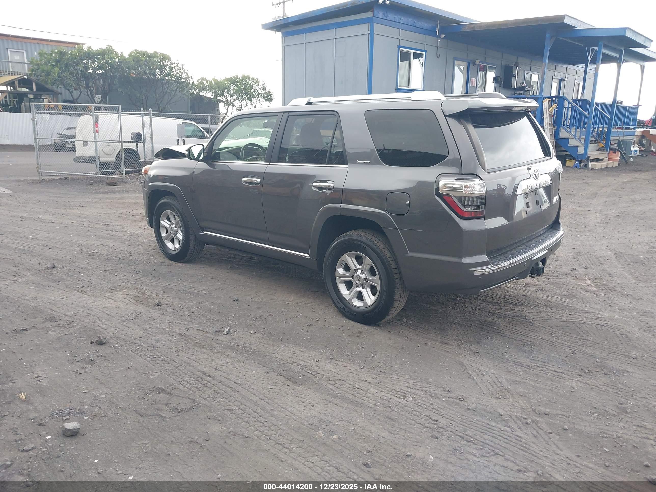 TOYOTA 4RUNNER image 3