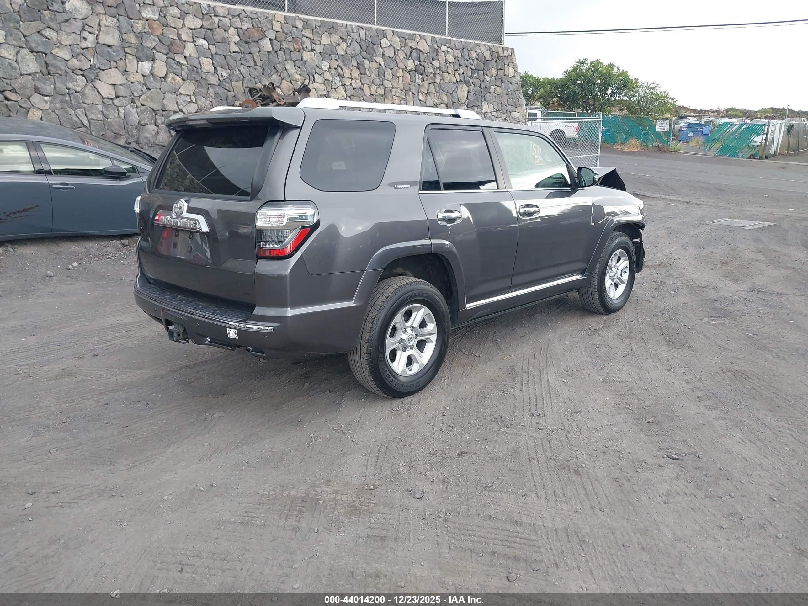 TOYOTA 4RUNNER image 4