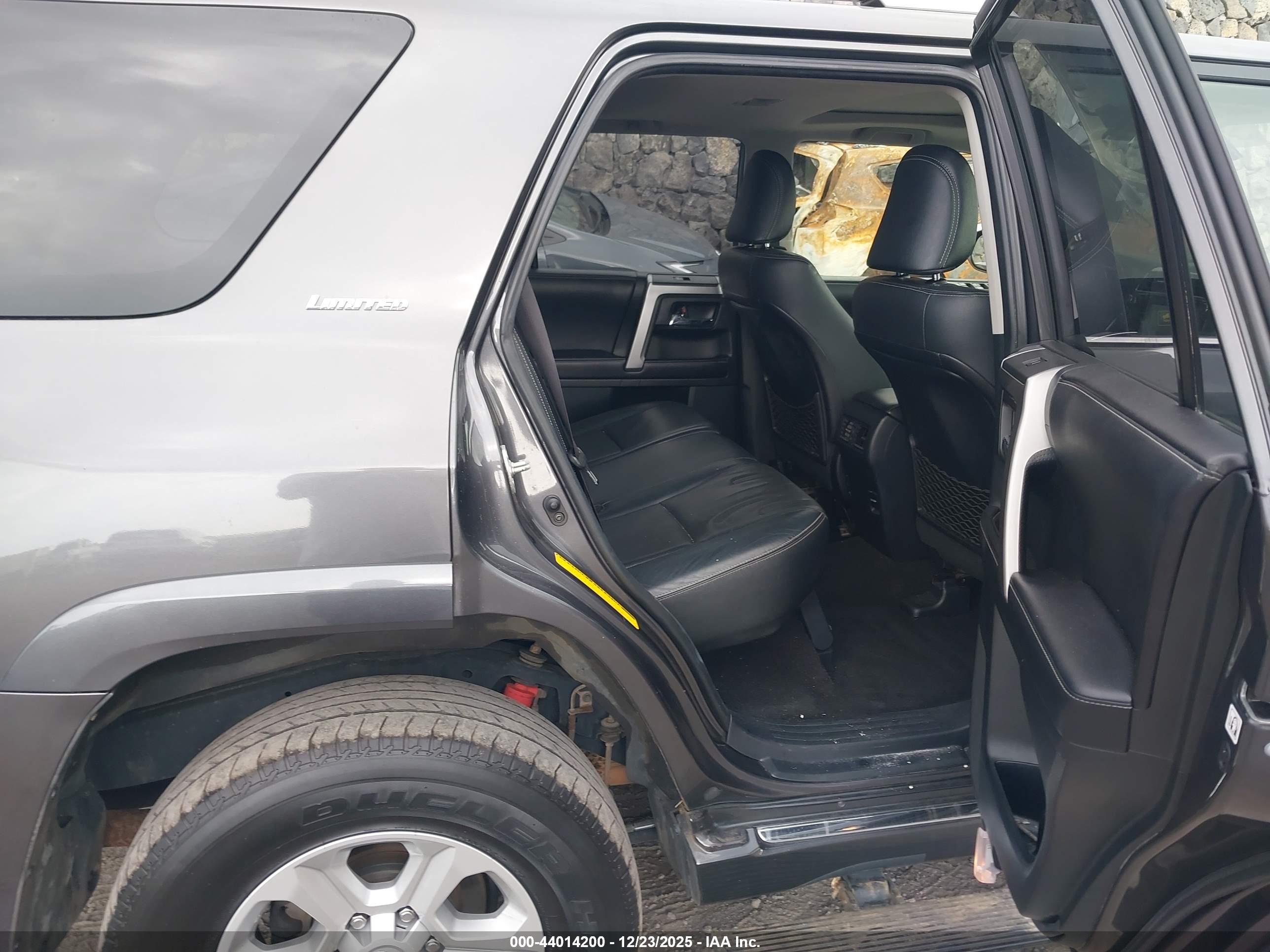 TOYOTA 4RUNNER image 8