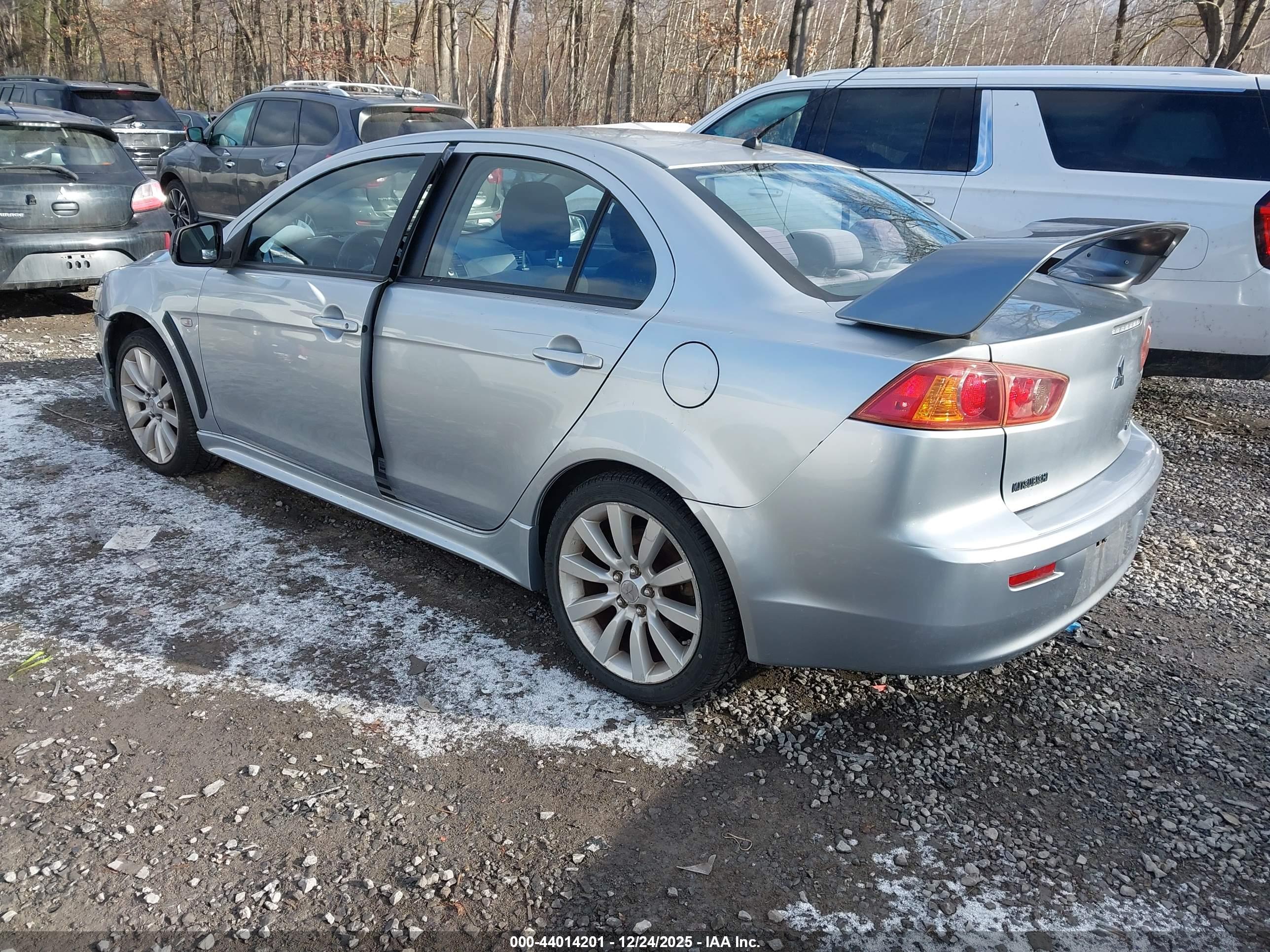 MITSUBISHI LANCER image 3