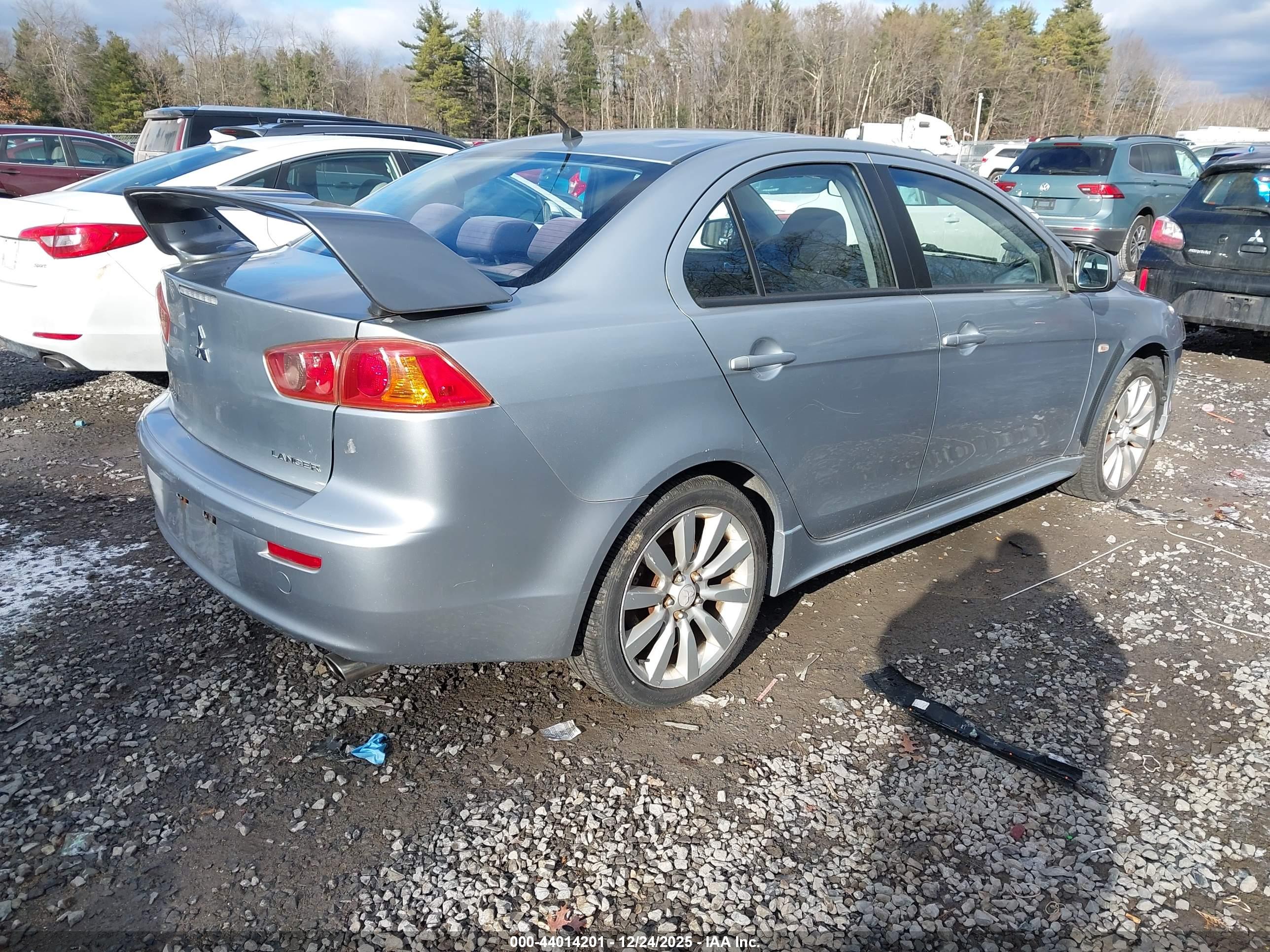 MITSUBISHI LANCER image 4