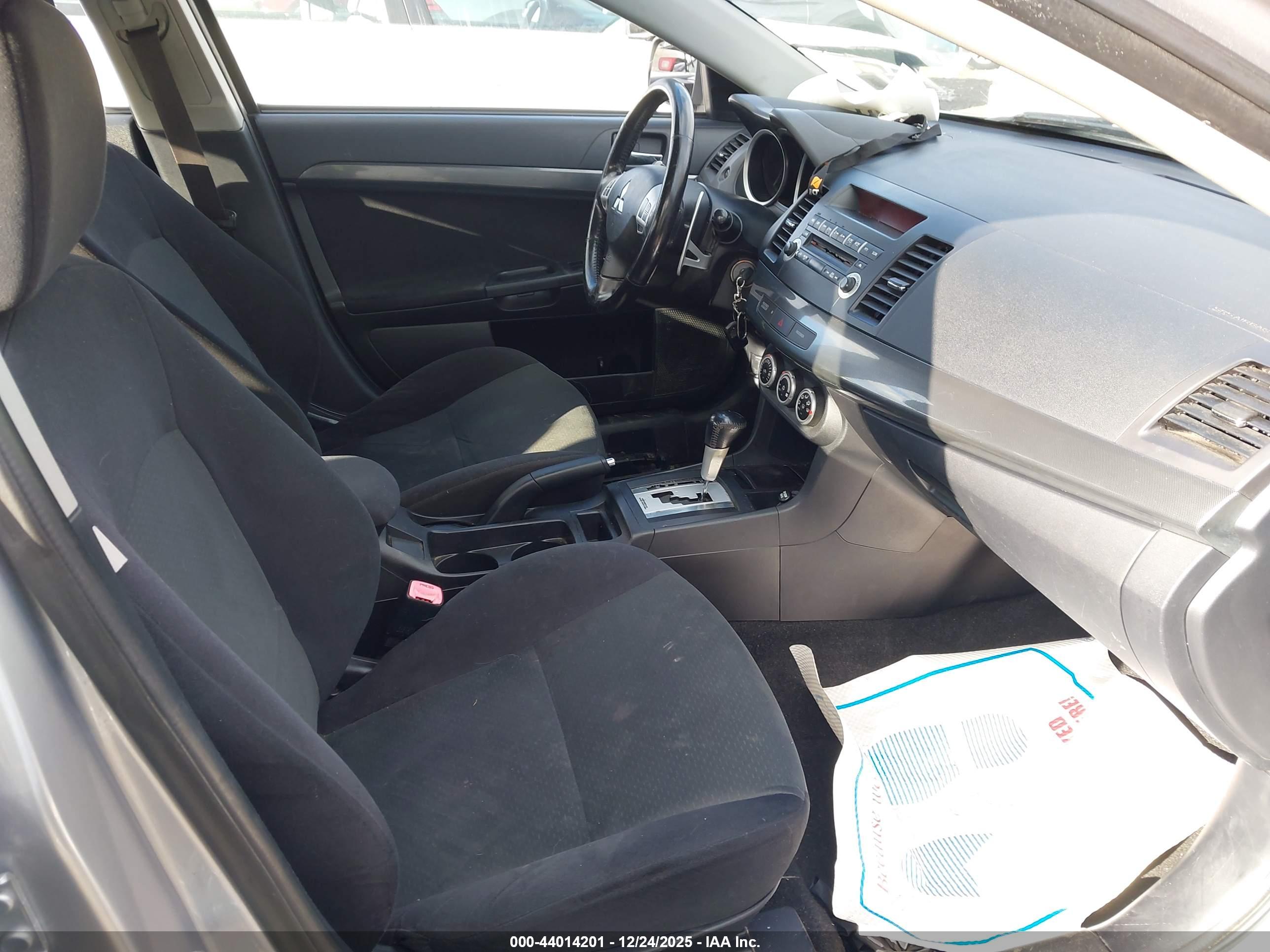MITSUBISHI LANCER image 5