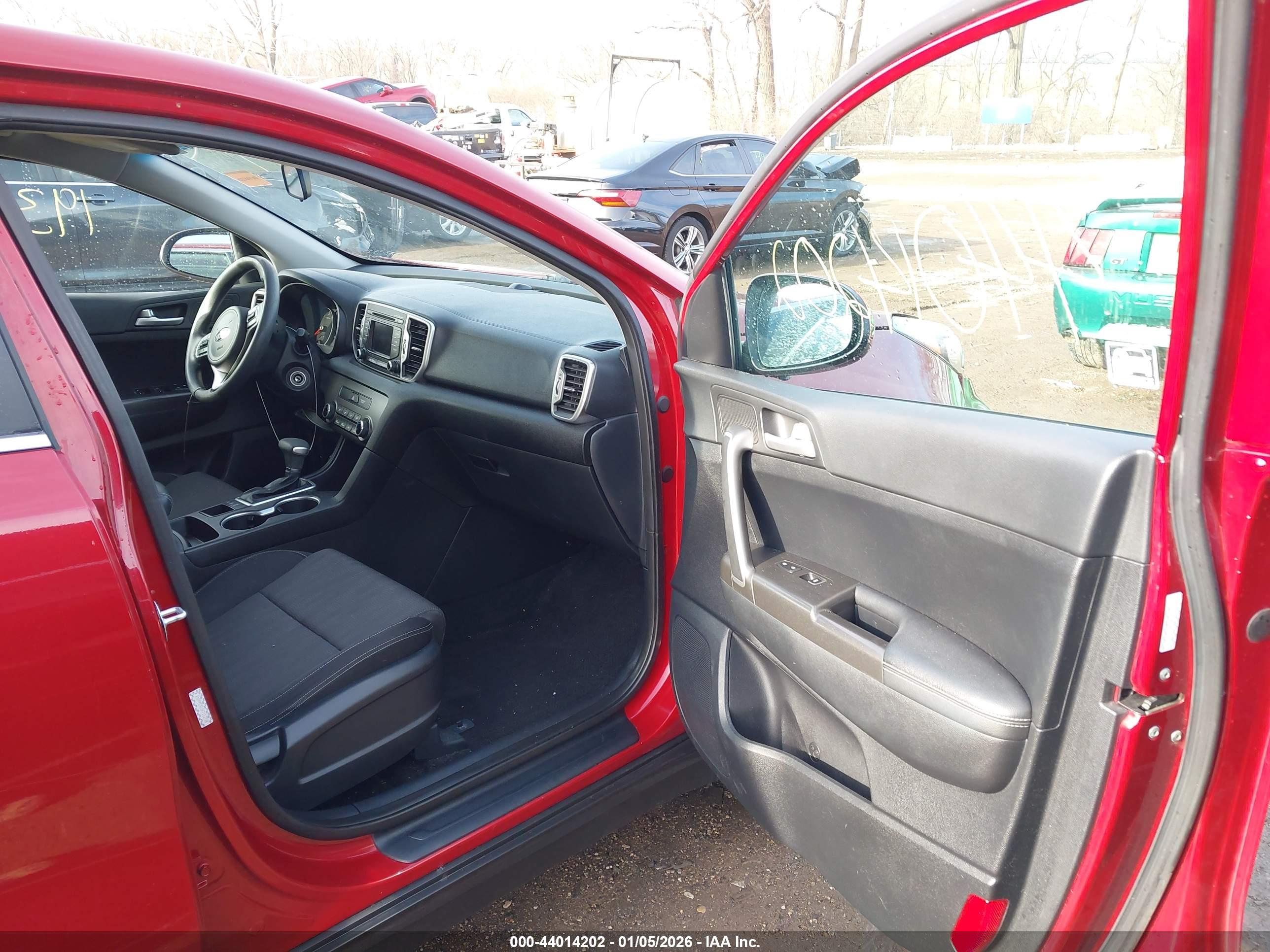 KIA SPORTAGE image 5