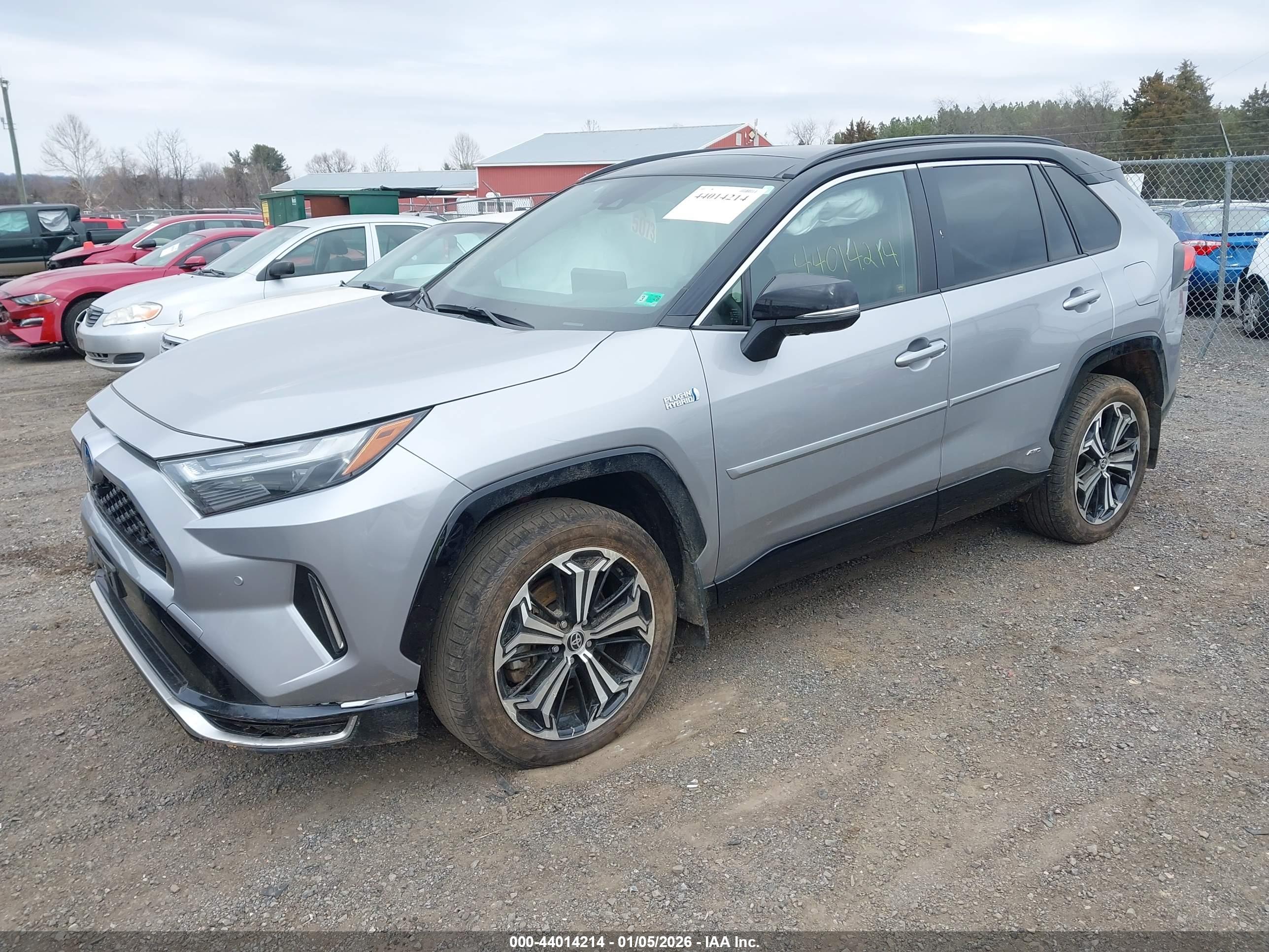TOYOTA RAV4 image 2