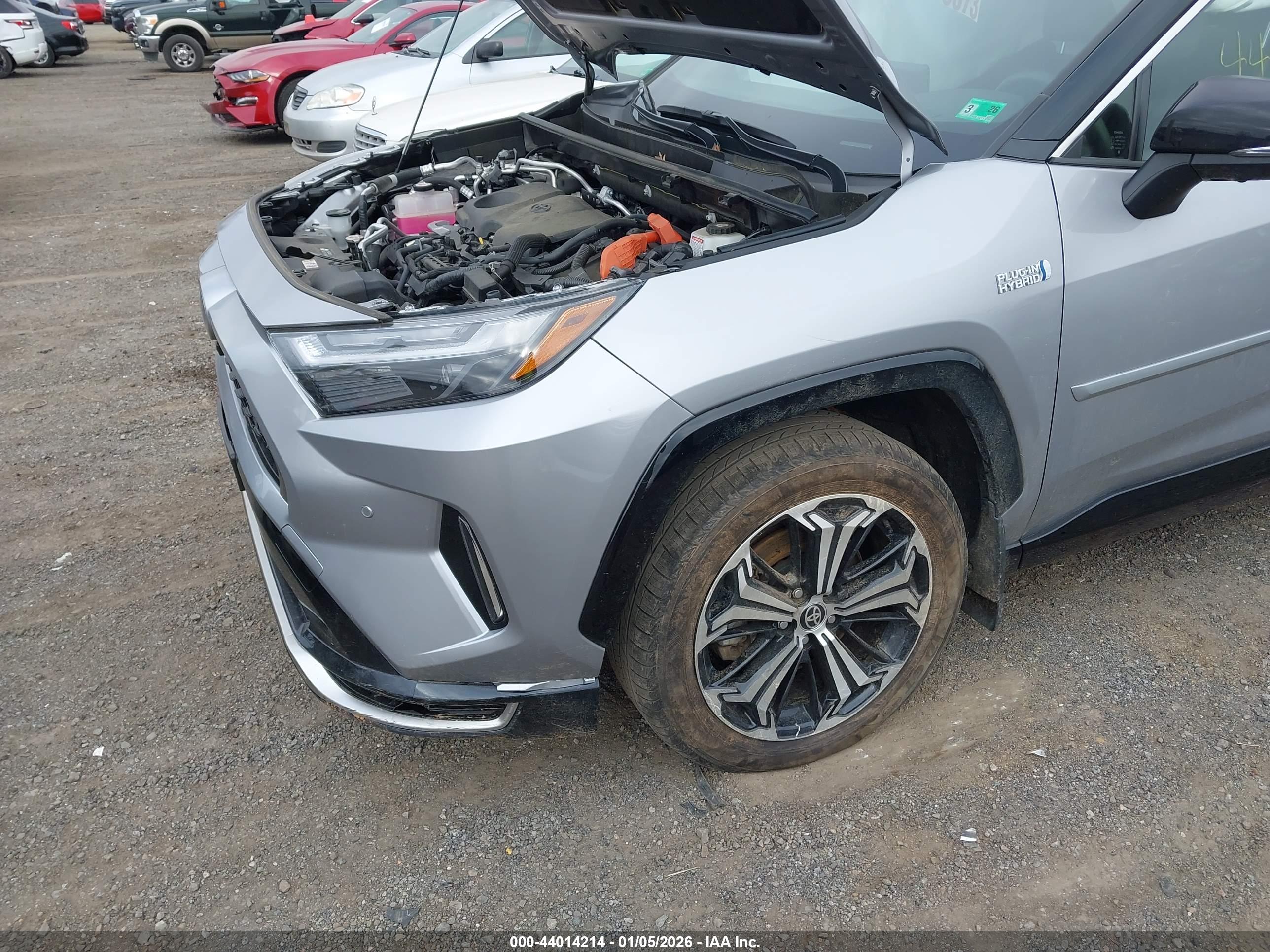 TOYOTA RAV4 image 6