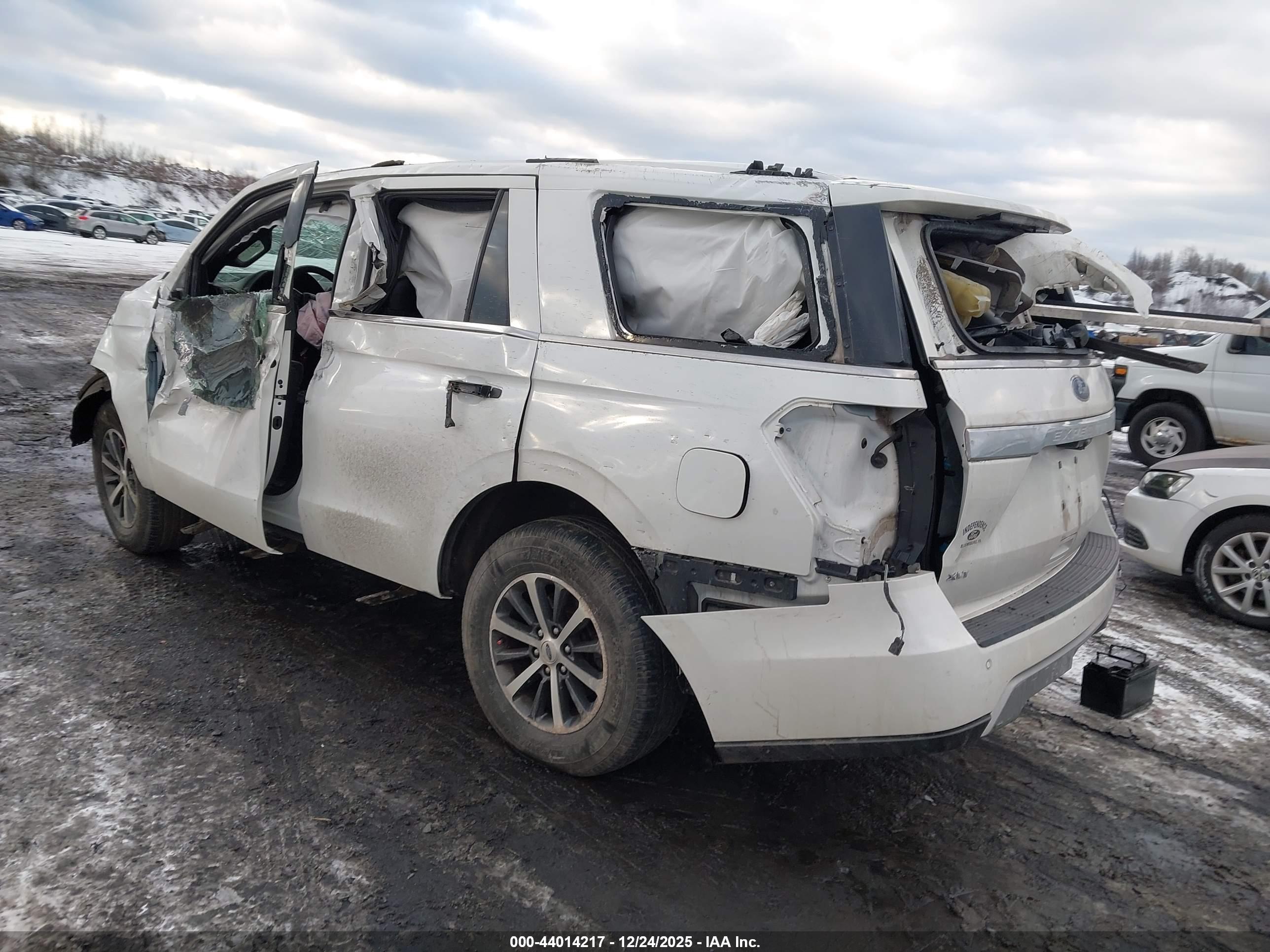 FORD EXPEDITION image 3