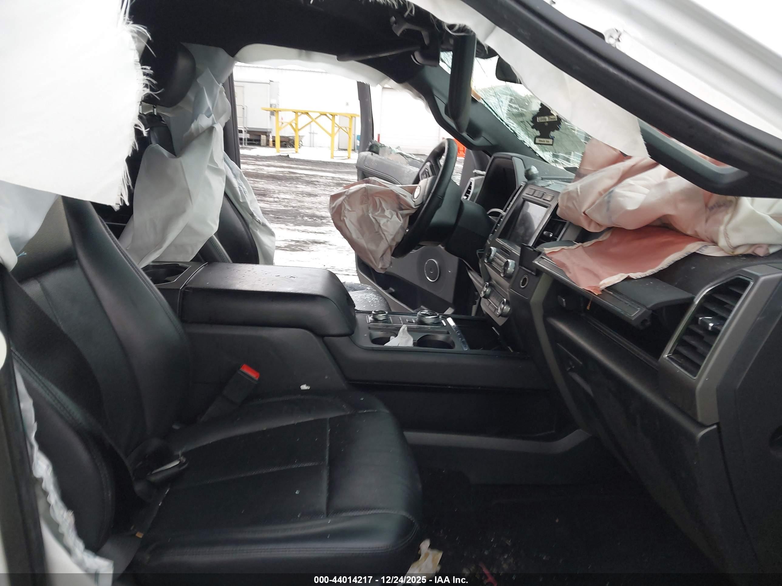 FORD EXPEDITION image 5