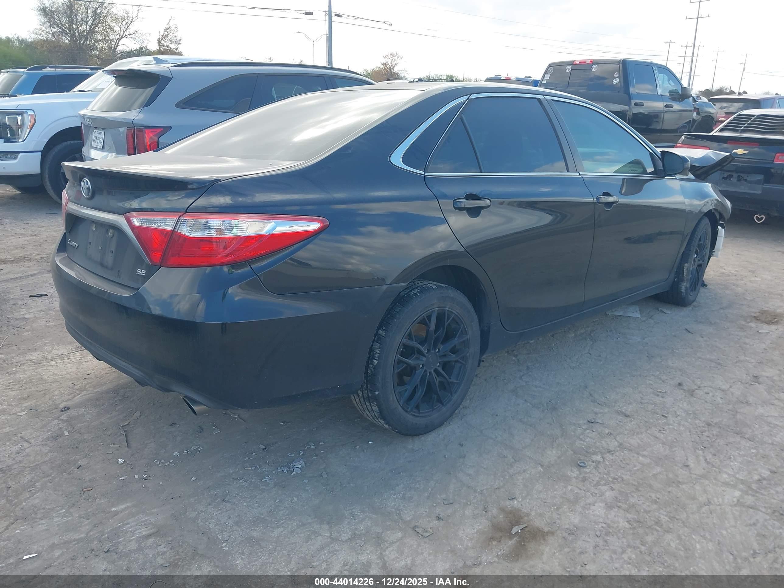 TOYOTA CAMRY image 4