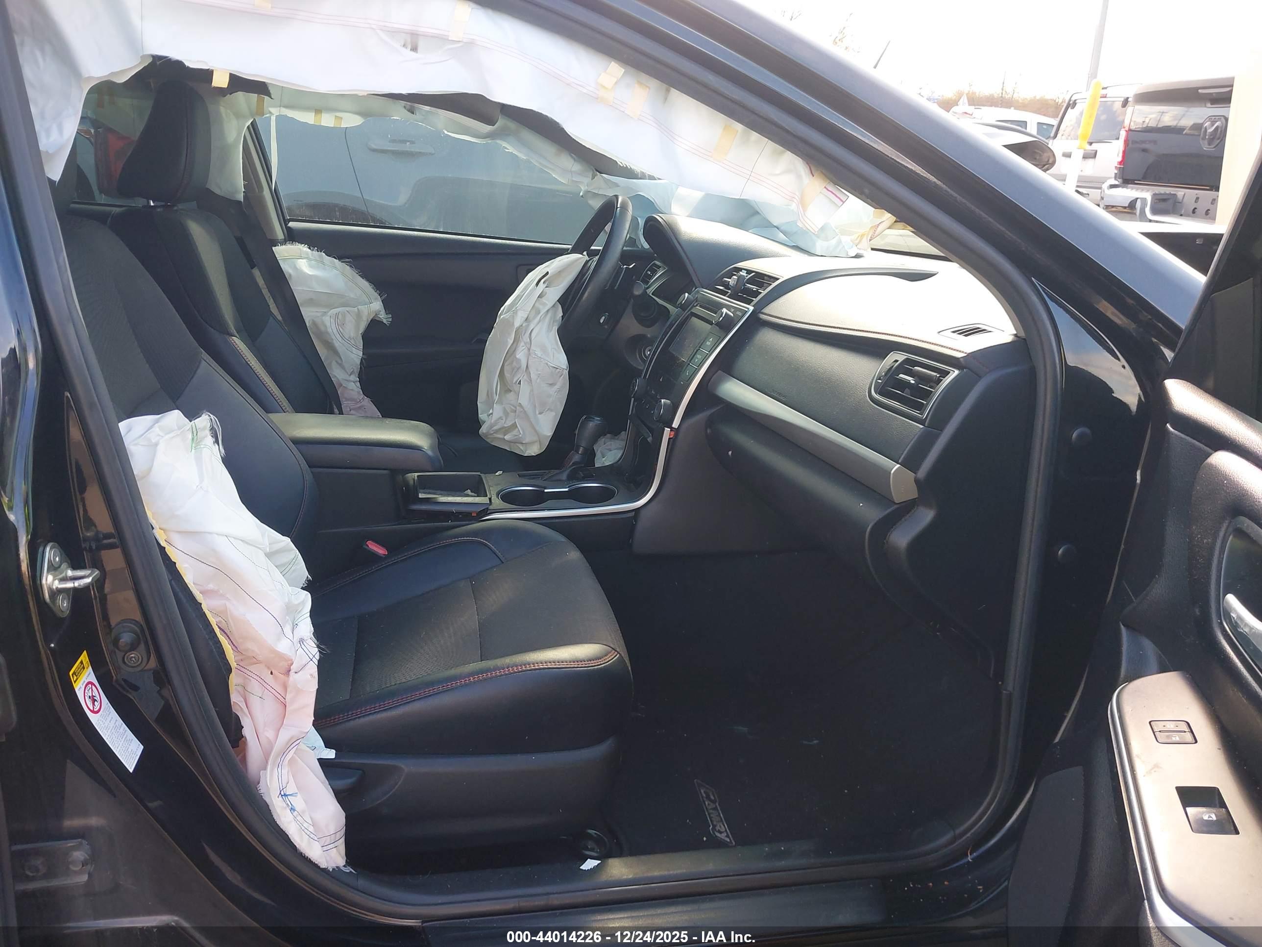 TOYOTA CAMRY image 5