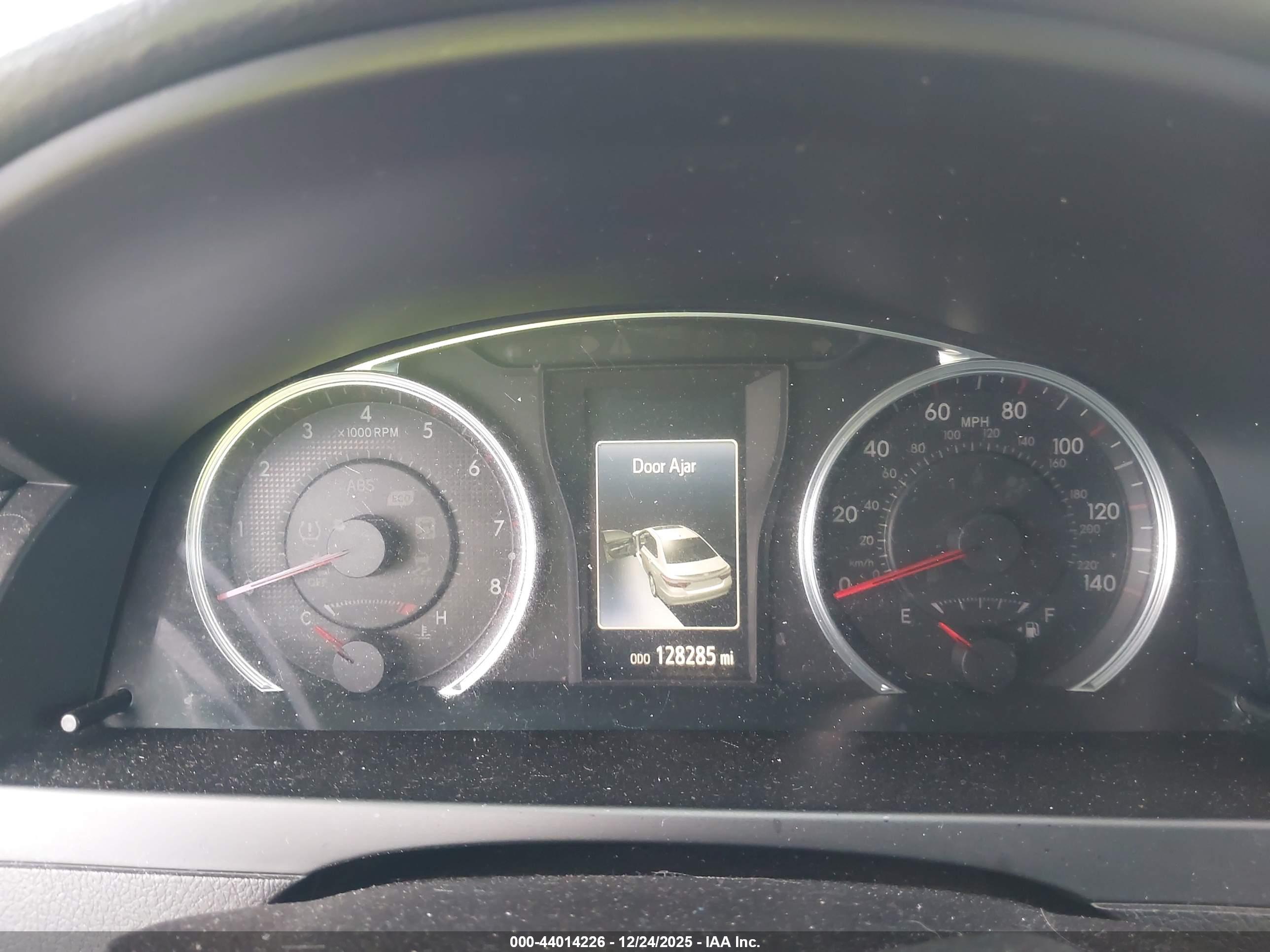 TOYOTA CAMRY image 7