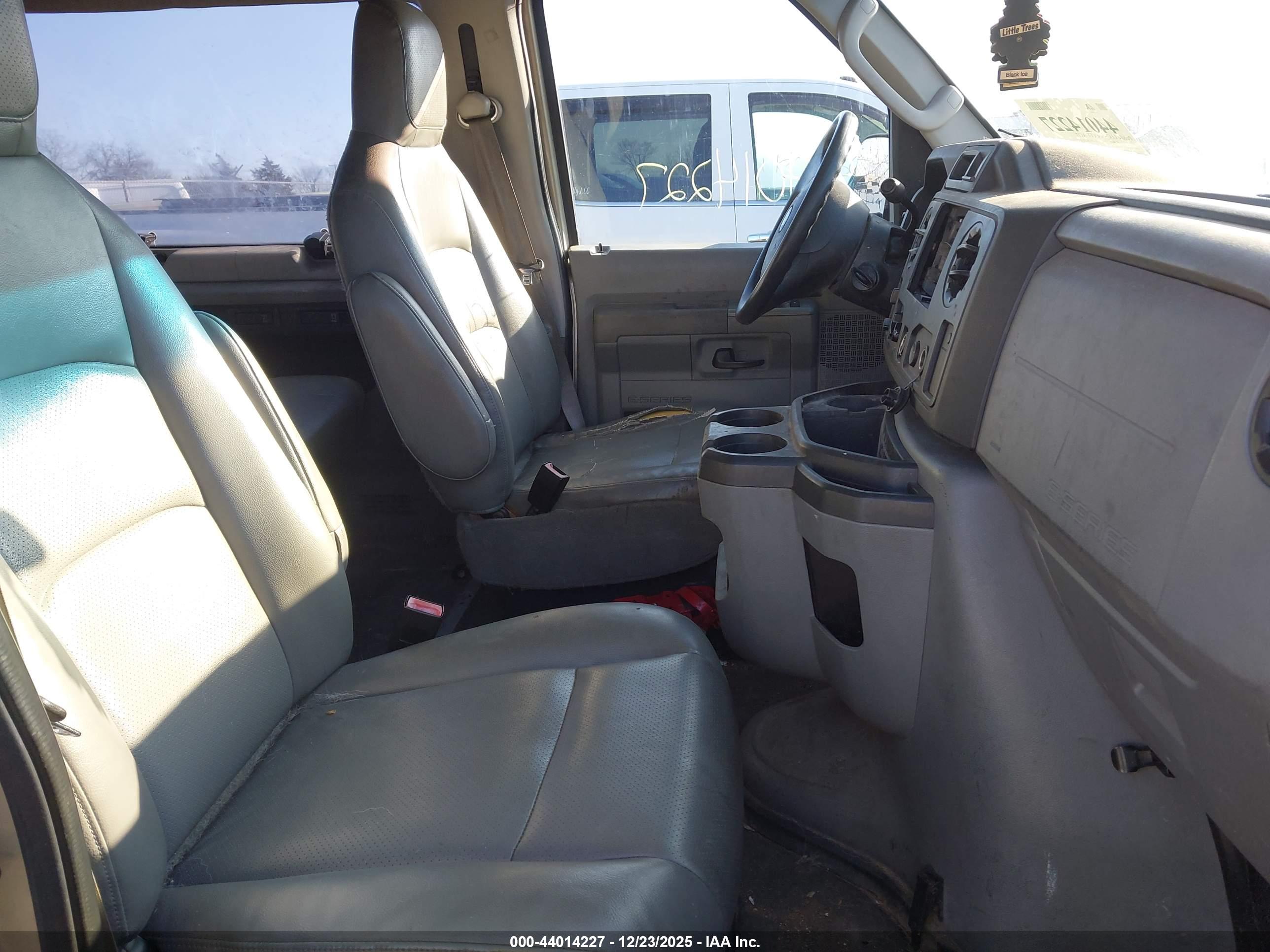 FORD E-350 image 5