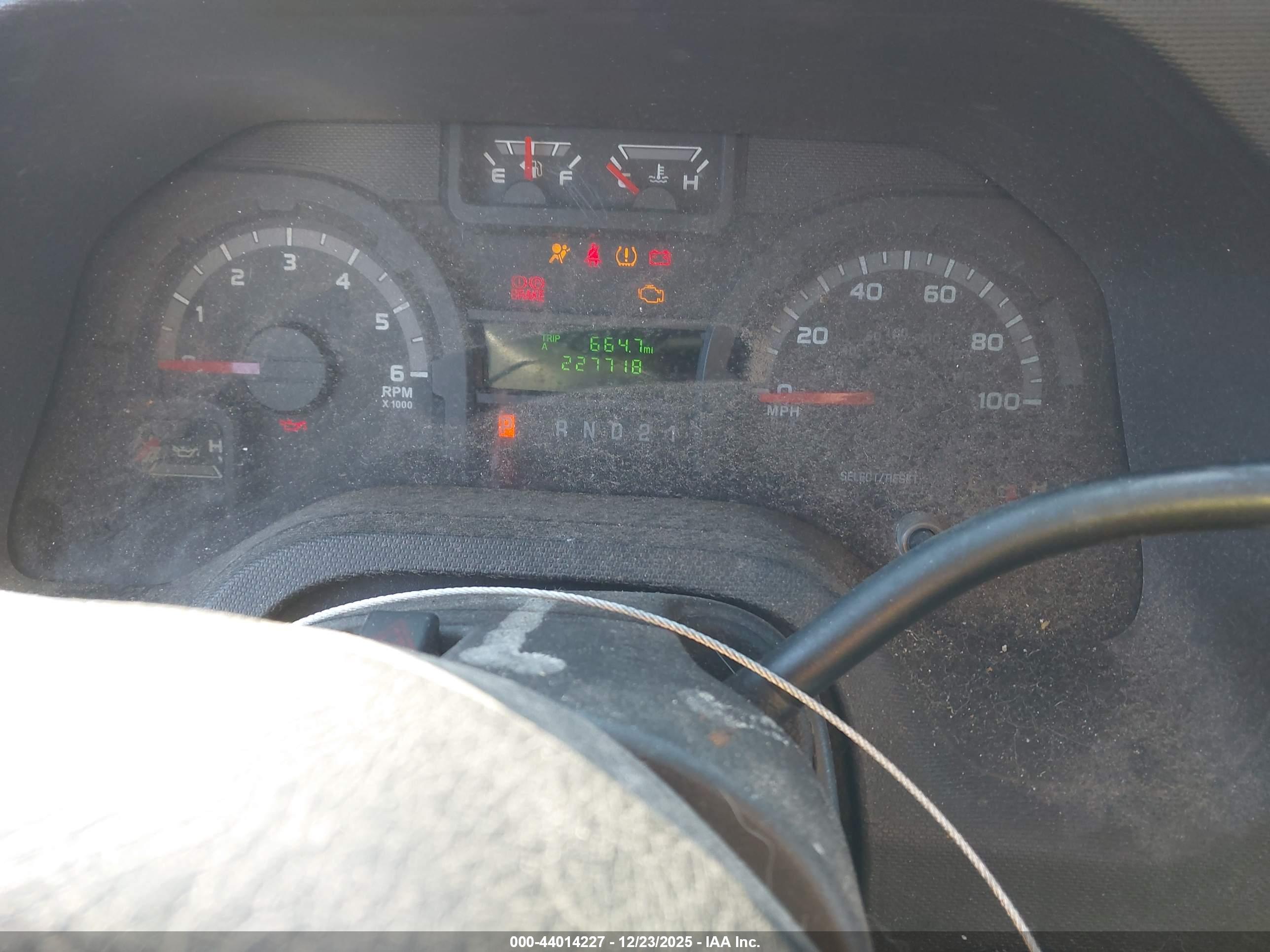 FORD E-350 image 7
