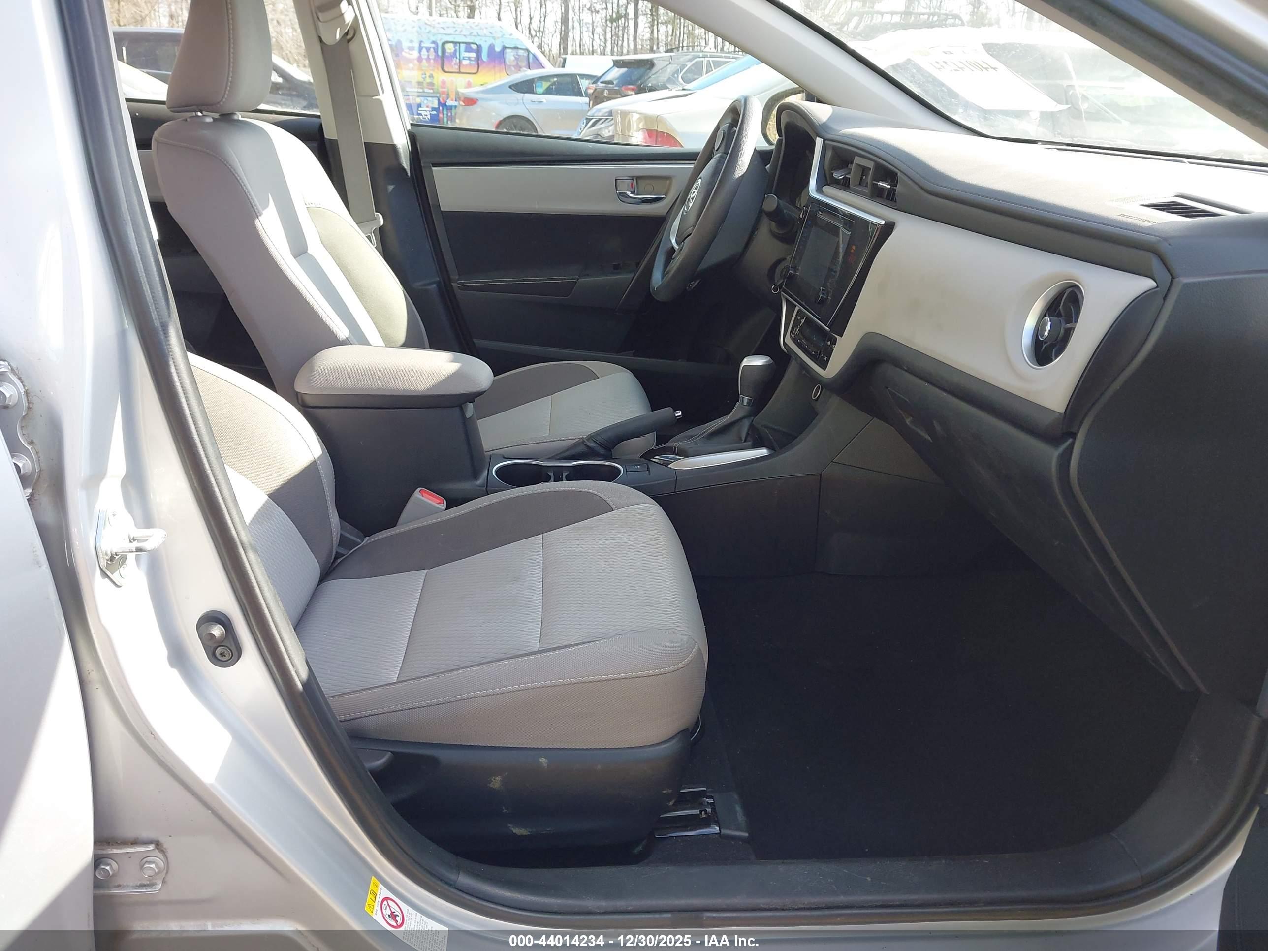 TOYOTA COROLLA image 5