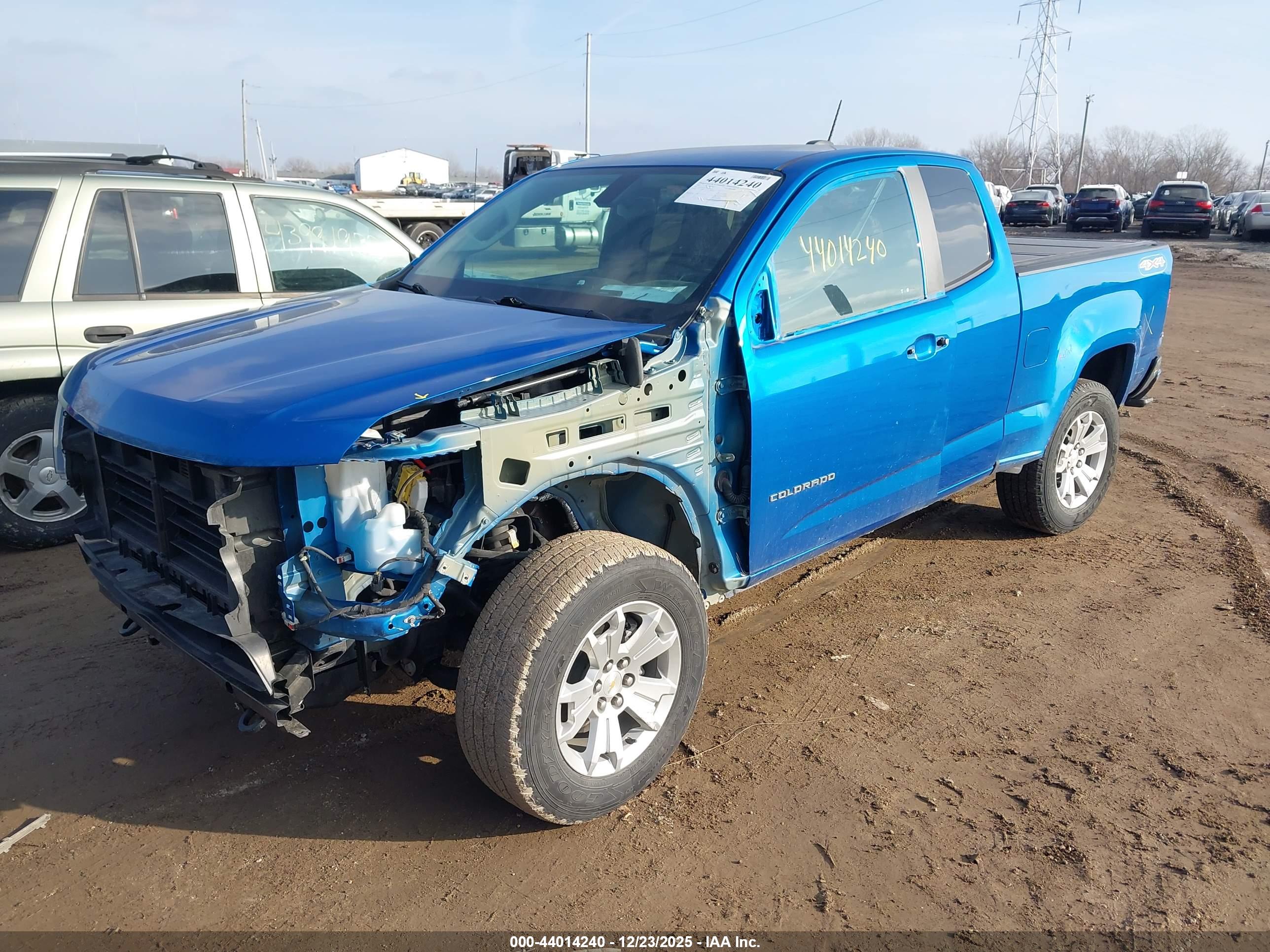 CHEVROLET COLORADO image 2