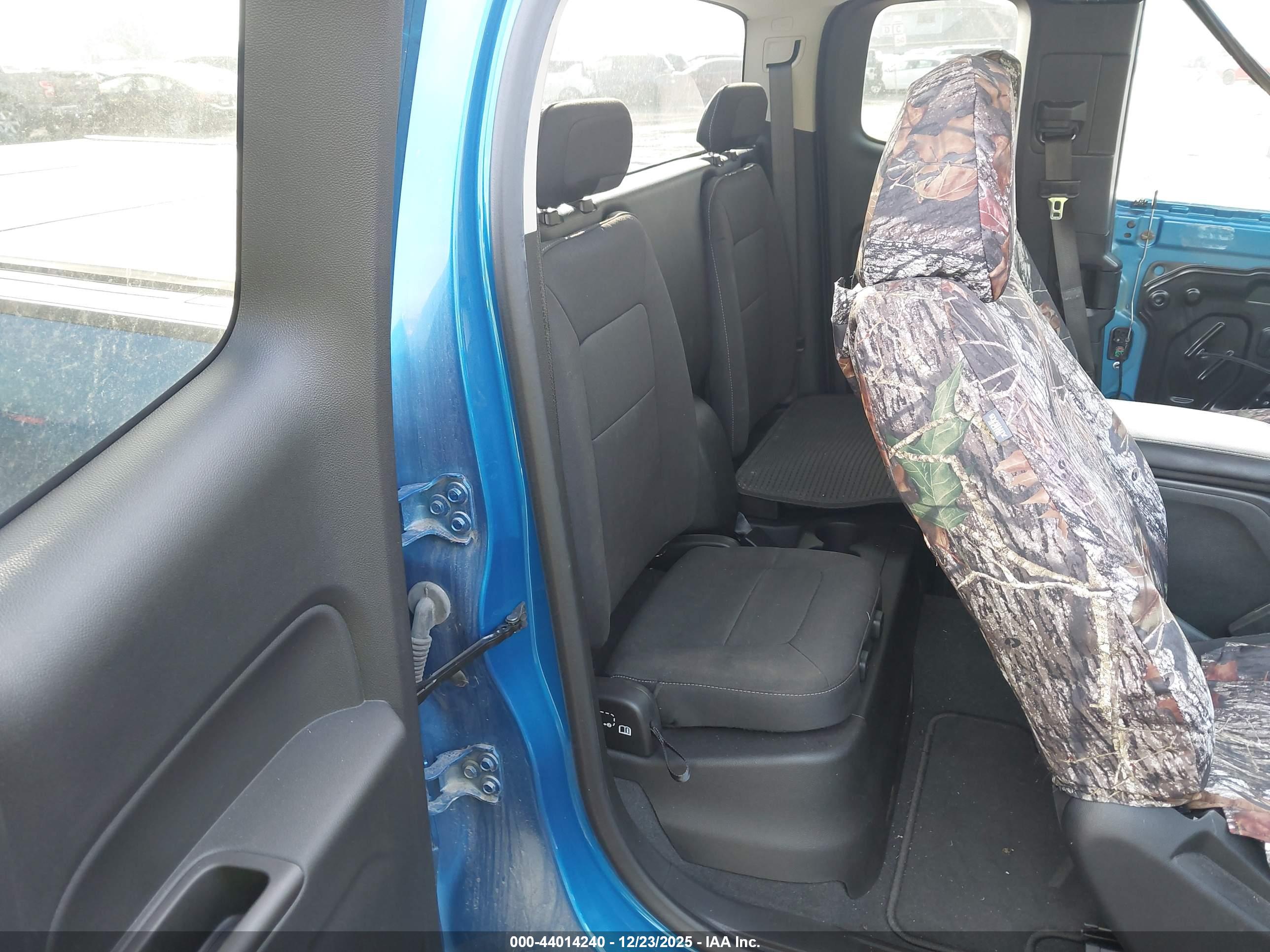 CHEVROLET COLORADO image 8