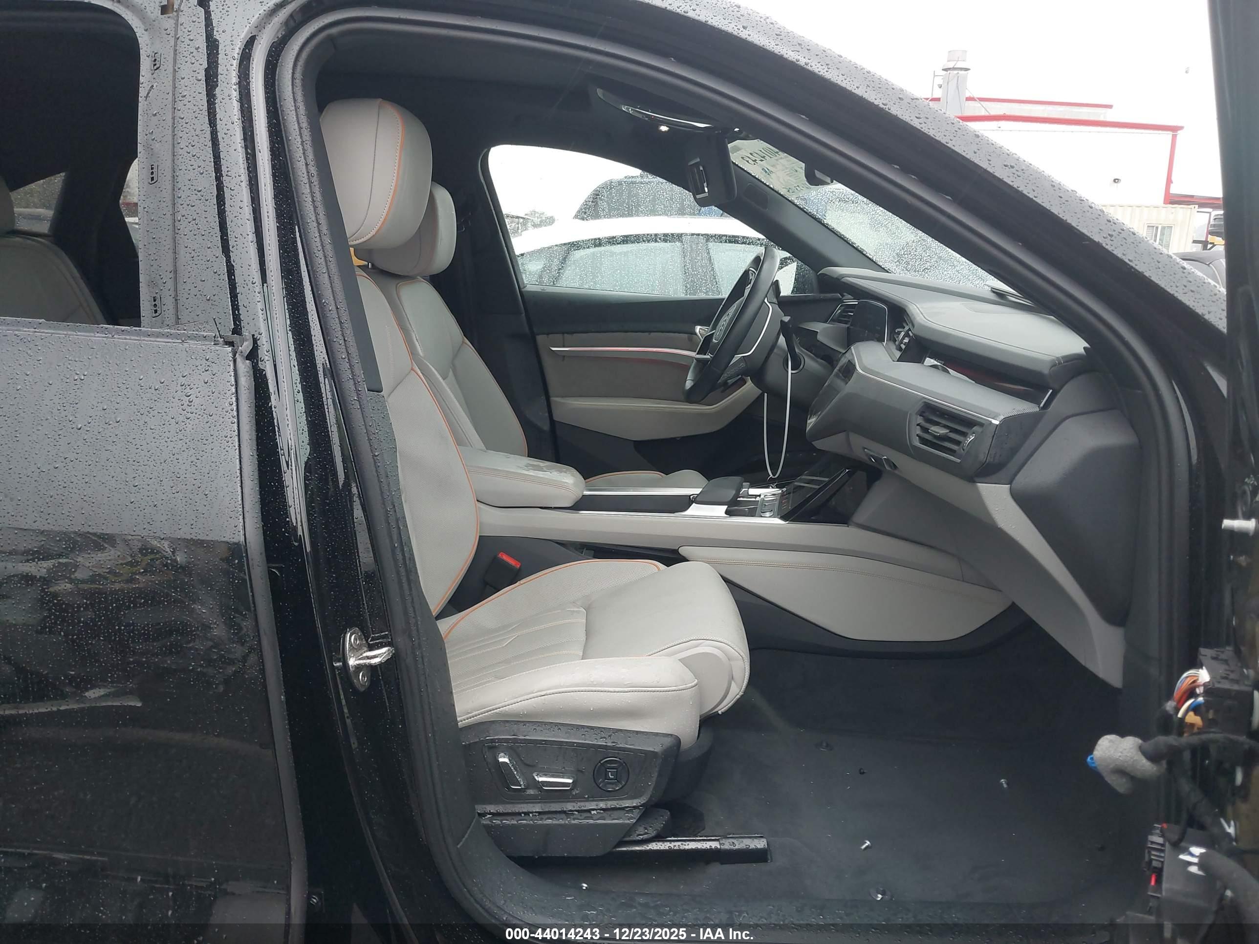 AUDI Q8 image 5