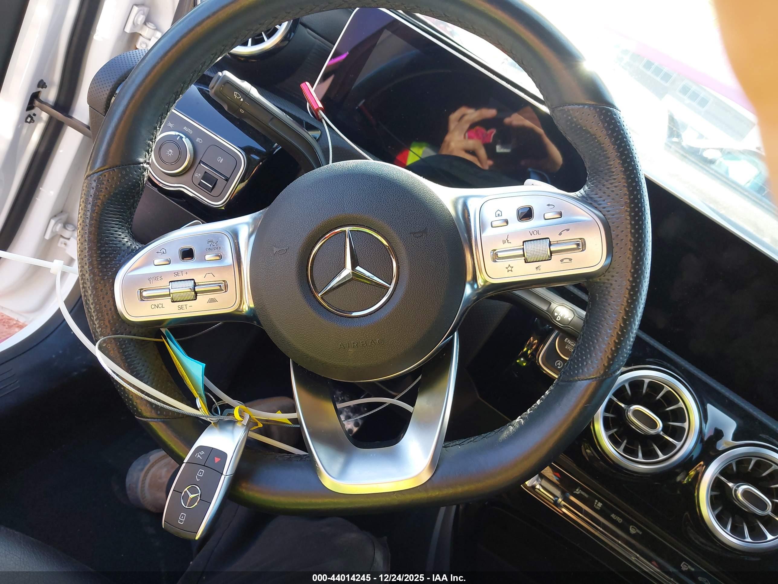 MERCEDES-BENZ CLA image 11