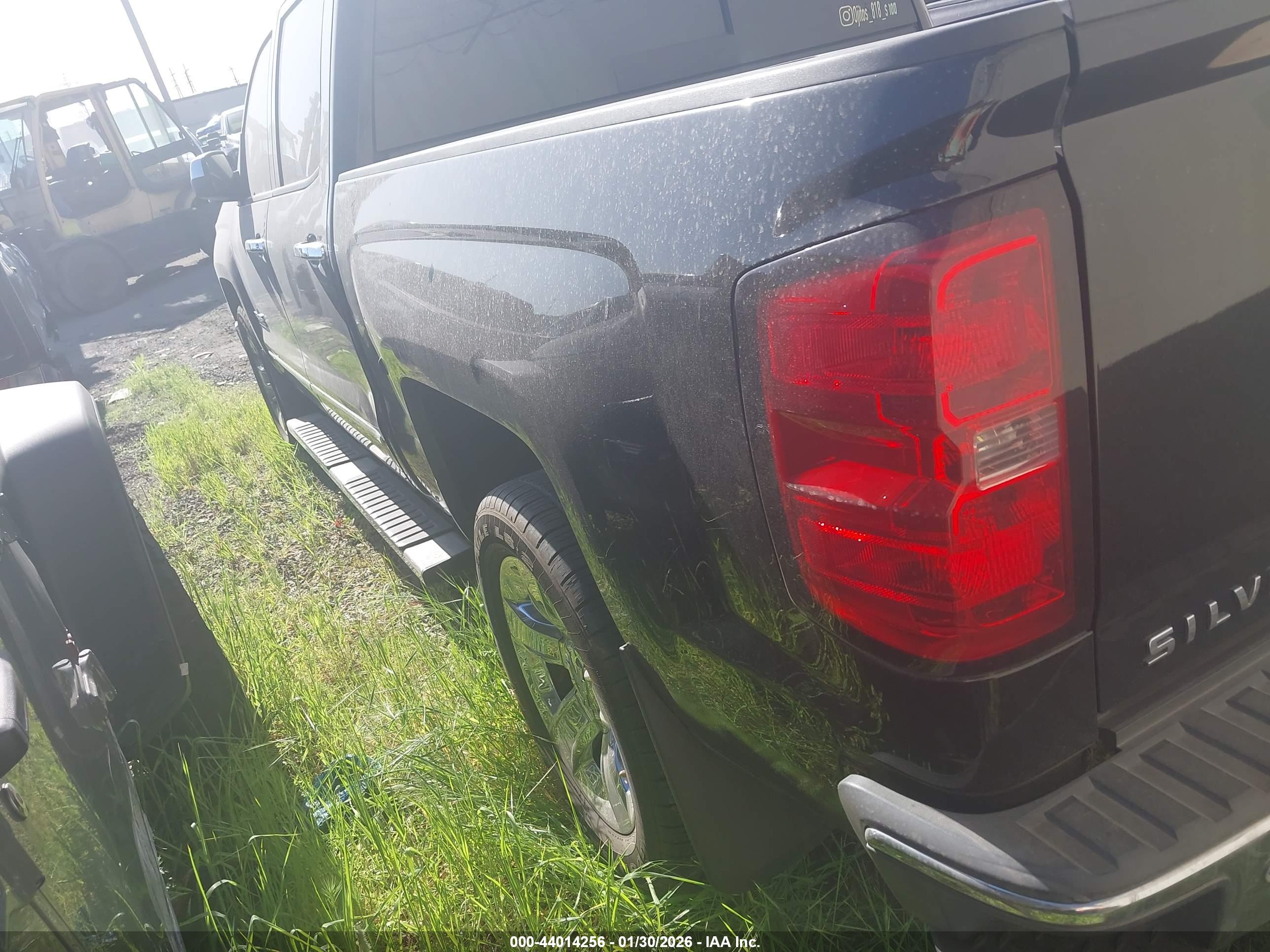 CHEVROLET SILVERADO image 3