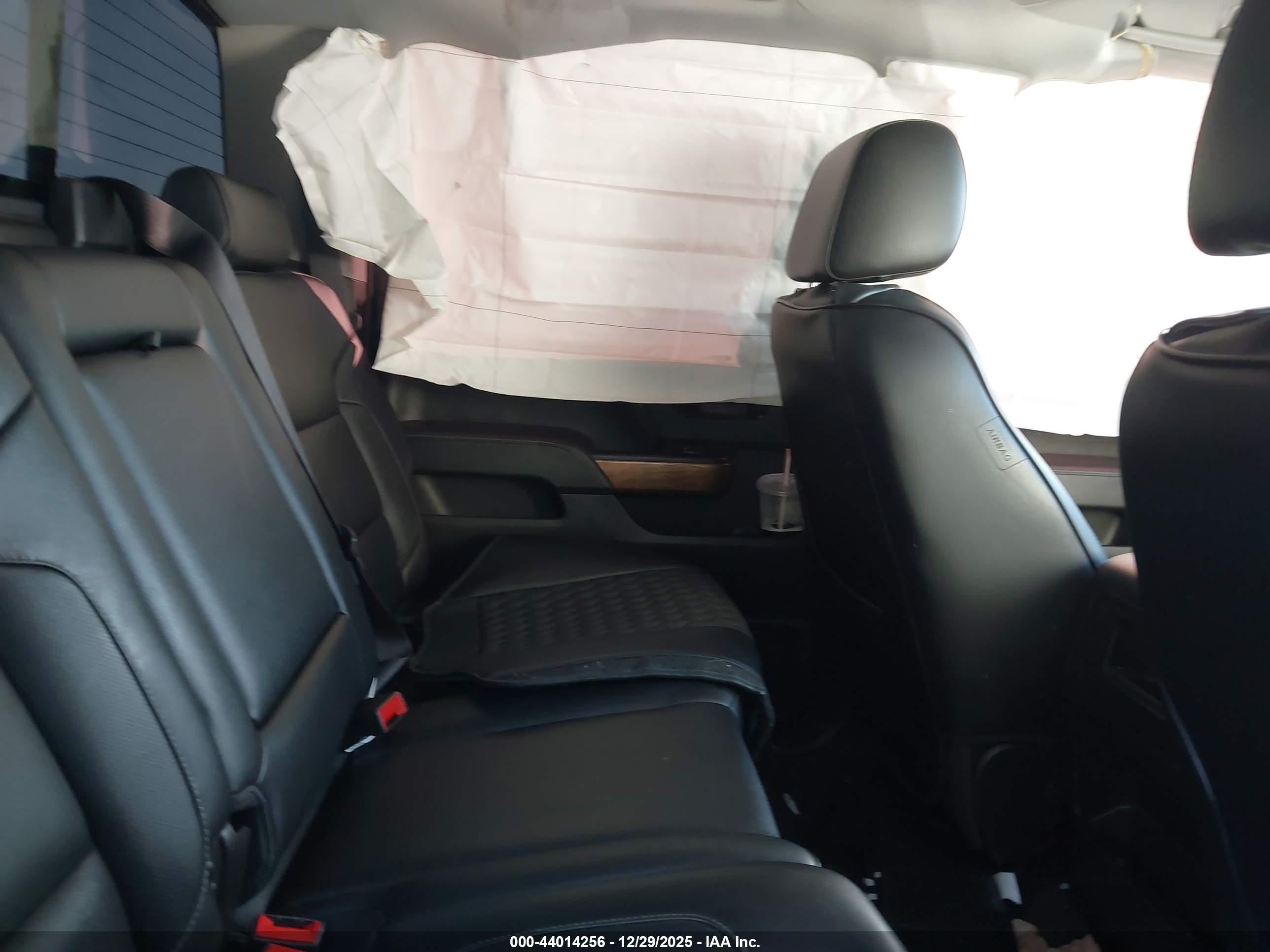 CHEVROLET SILVERADO image 8