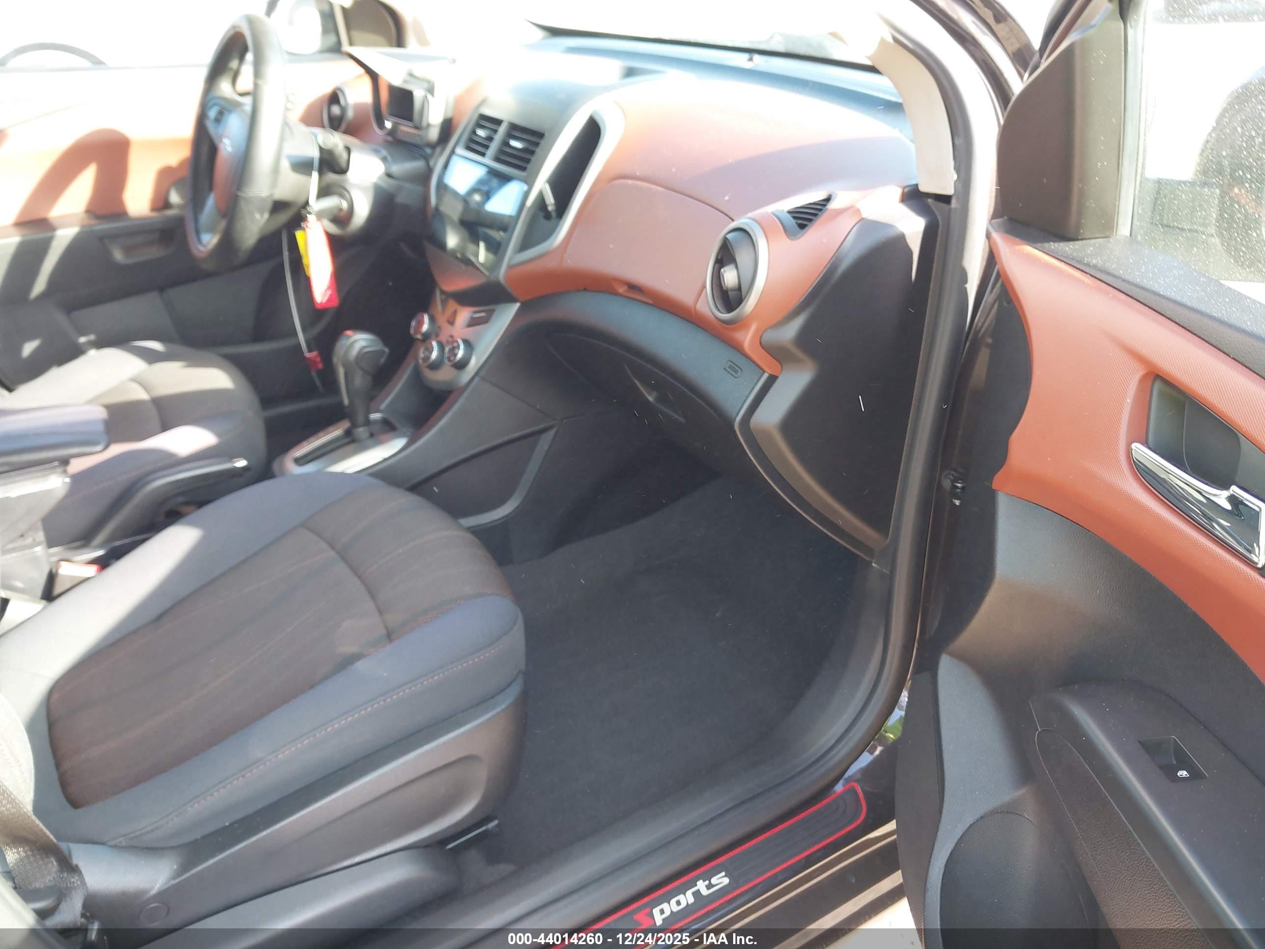 CHEVROLET SONIC image 5