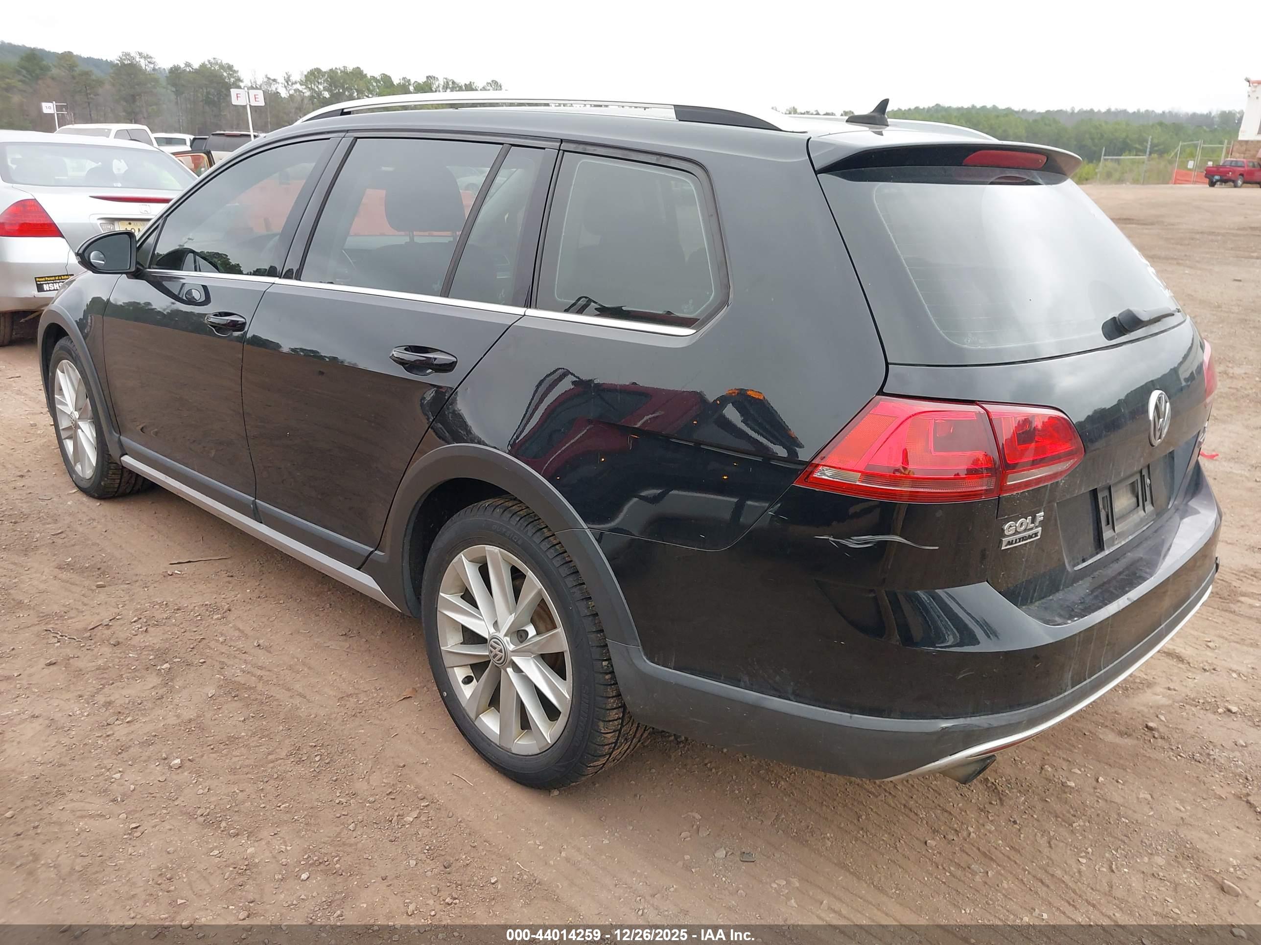 VOLKSWAGEN GOLF image 3