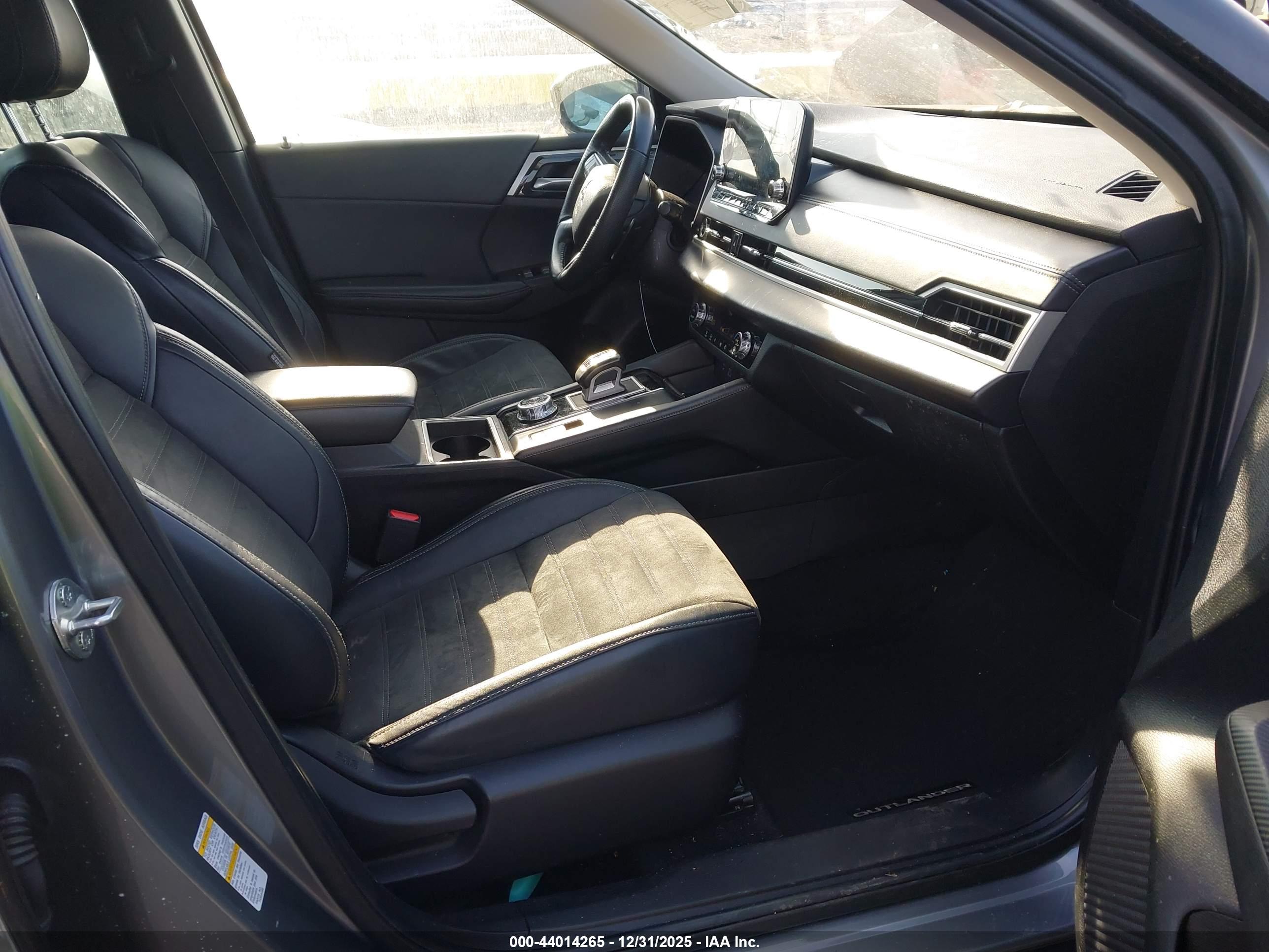 MITSUBISHI OUTLANDER image 5