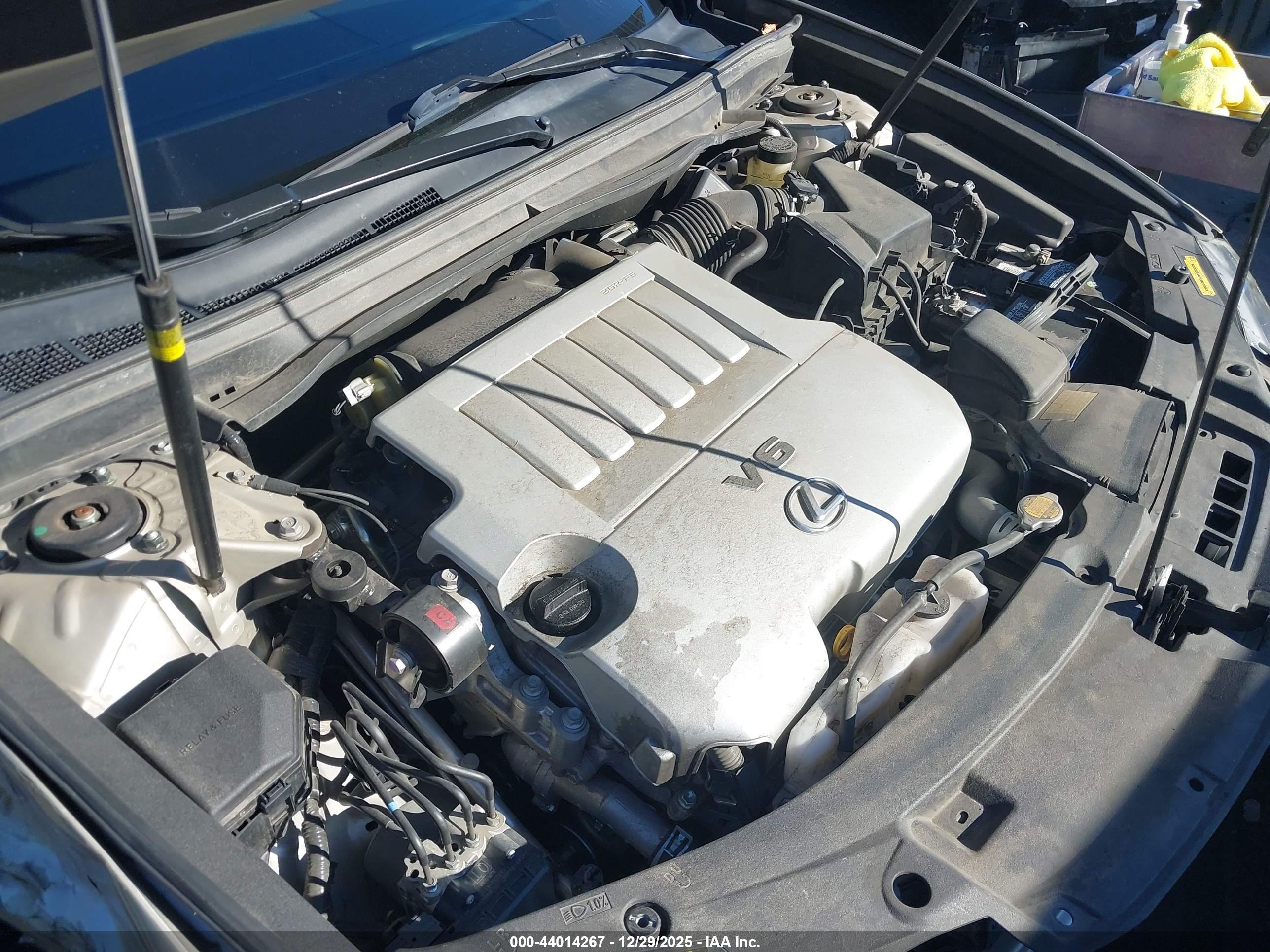 LEXUS ES image 10