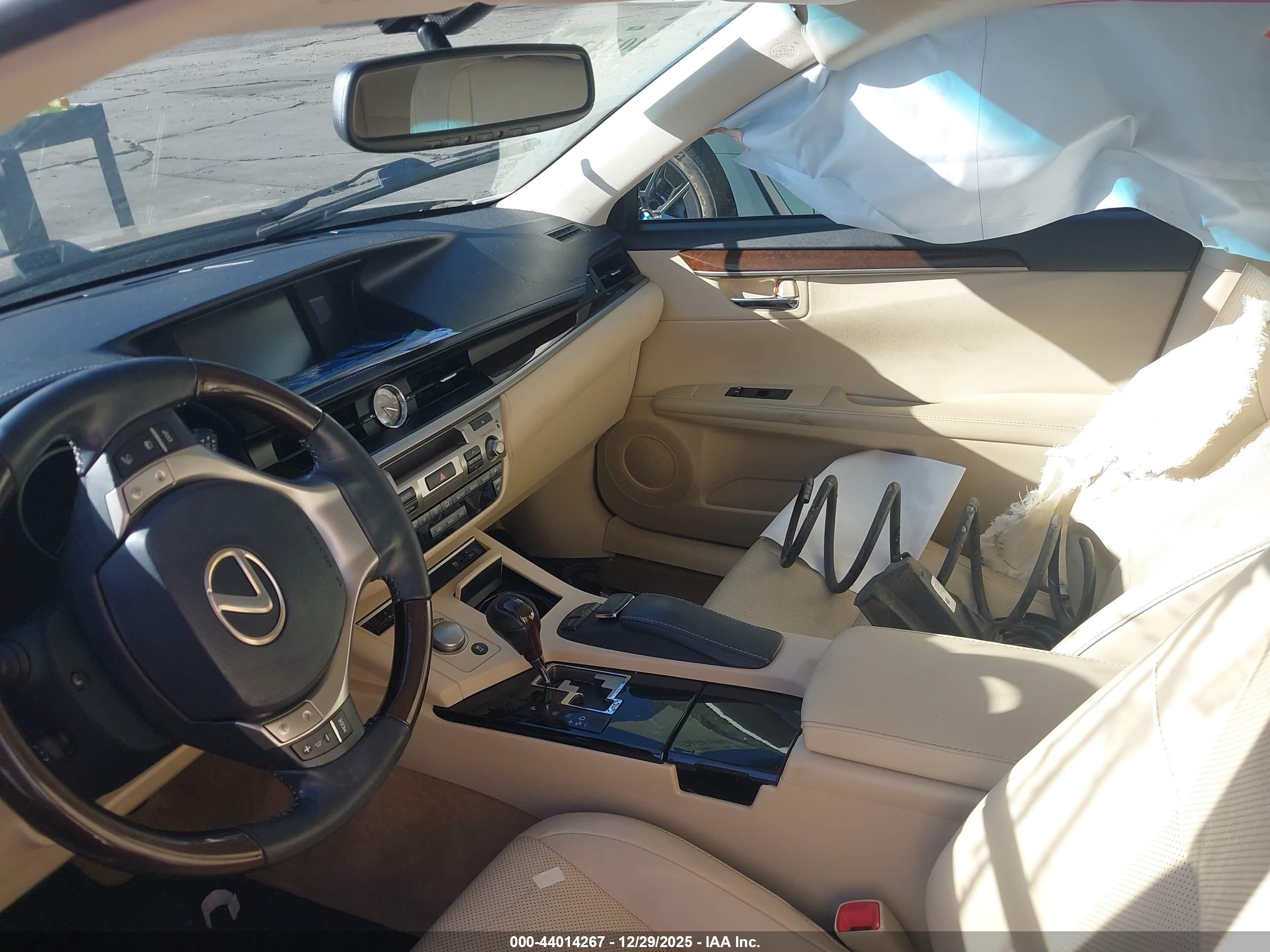 LEXUS ES image 5
