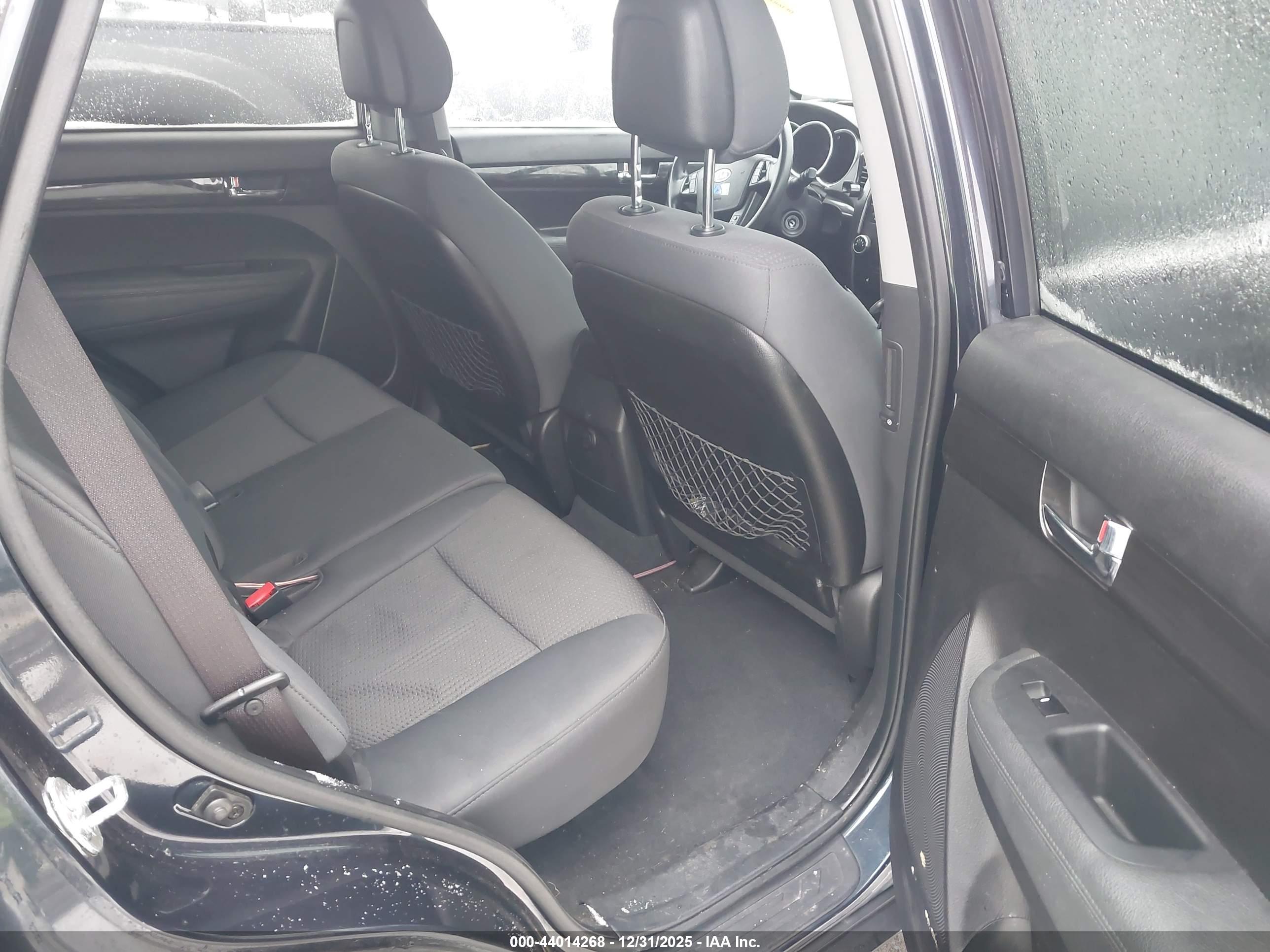 KIA SORENTO image 8