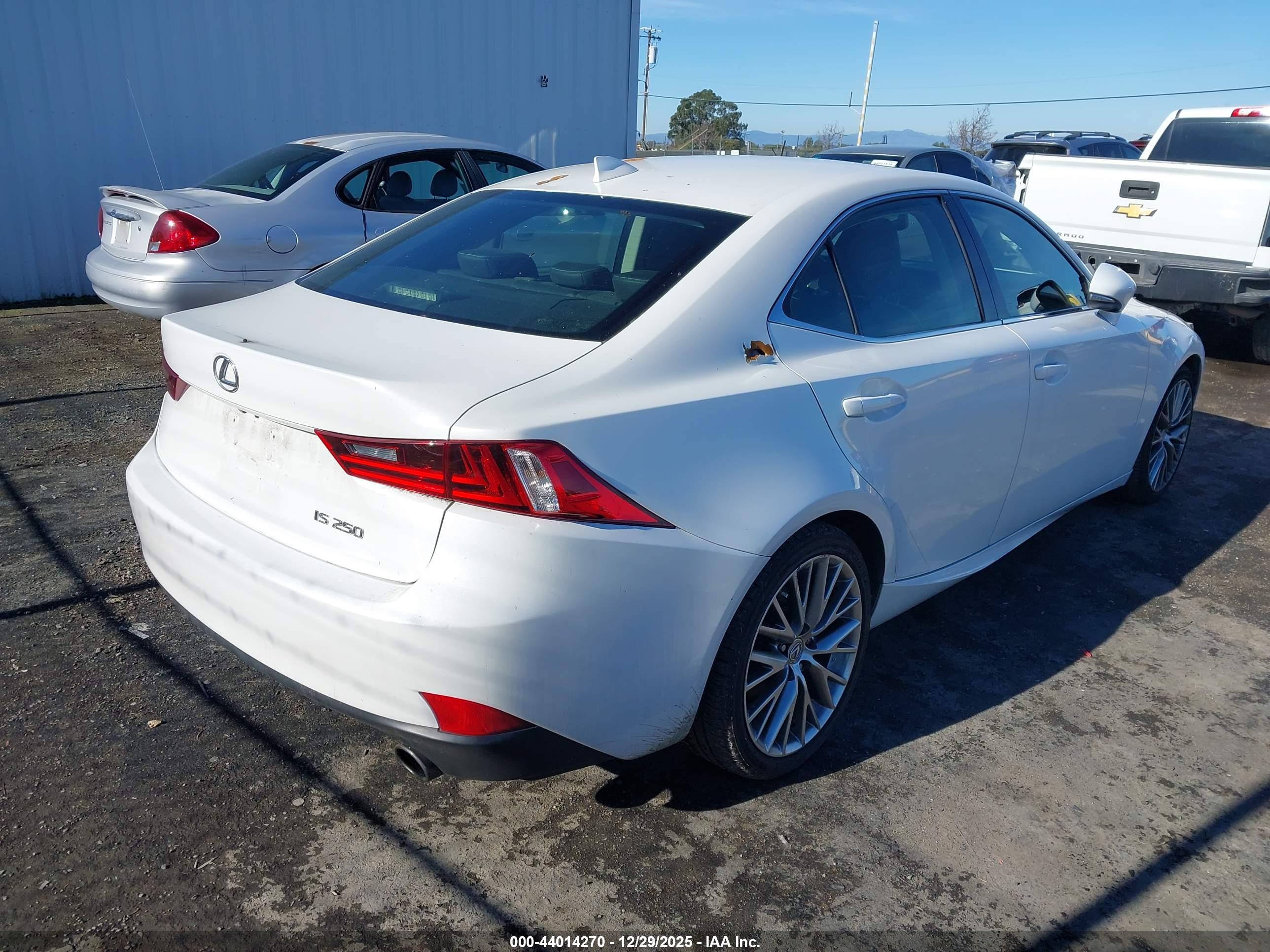 LEXUS IS image 4