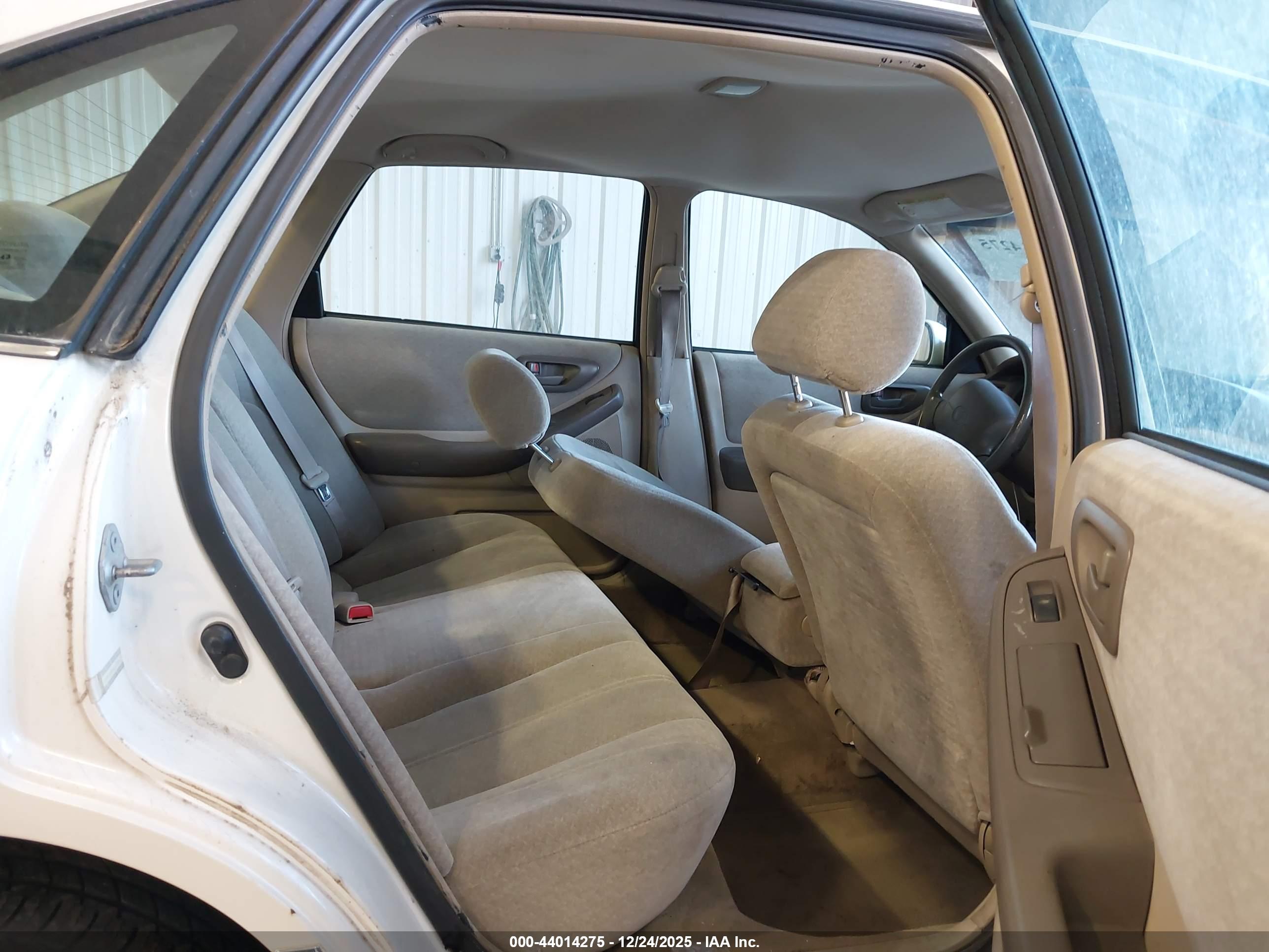 TOYOTA AVALON image 8