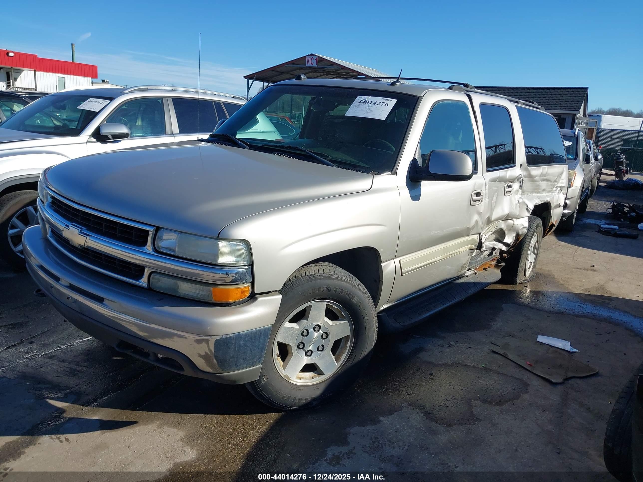 CHEVROLET SUBURBAN image 2